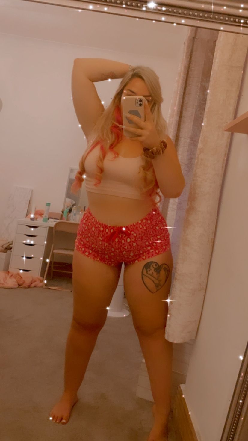 https://cdn.adultwork.com/gallery/G12/8794295.jpg