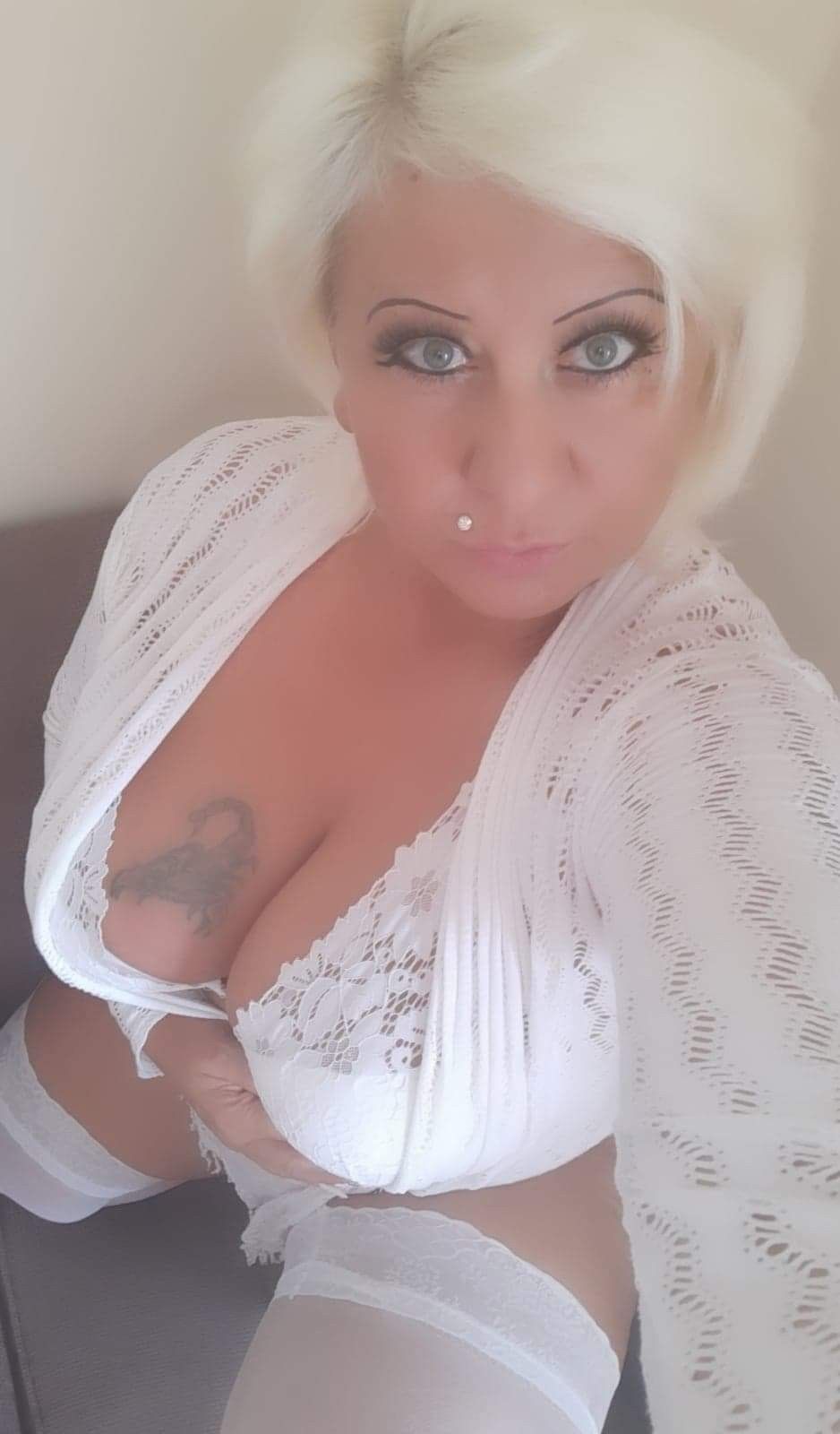 https://cdn.adultwork.com/gallery/G12/8794894.jpg