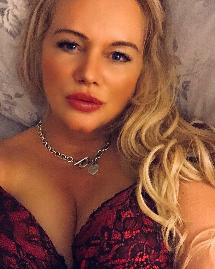 https://cdn.adultwork.com/gallery/G12/8797925.jpg