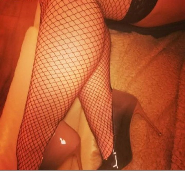 https://cdn.adultwork.com/gallery/G12/8801420.jpg