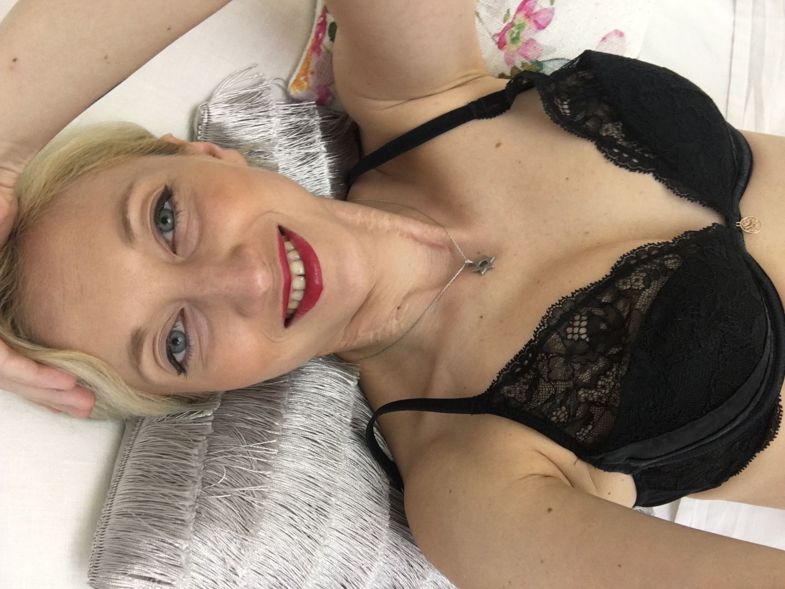 https://cdn.adultwork.com/gallery/G12/8802499.jpg