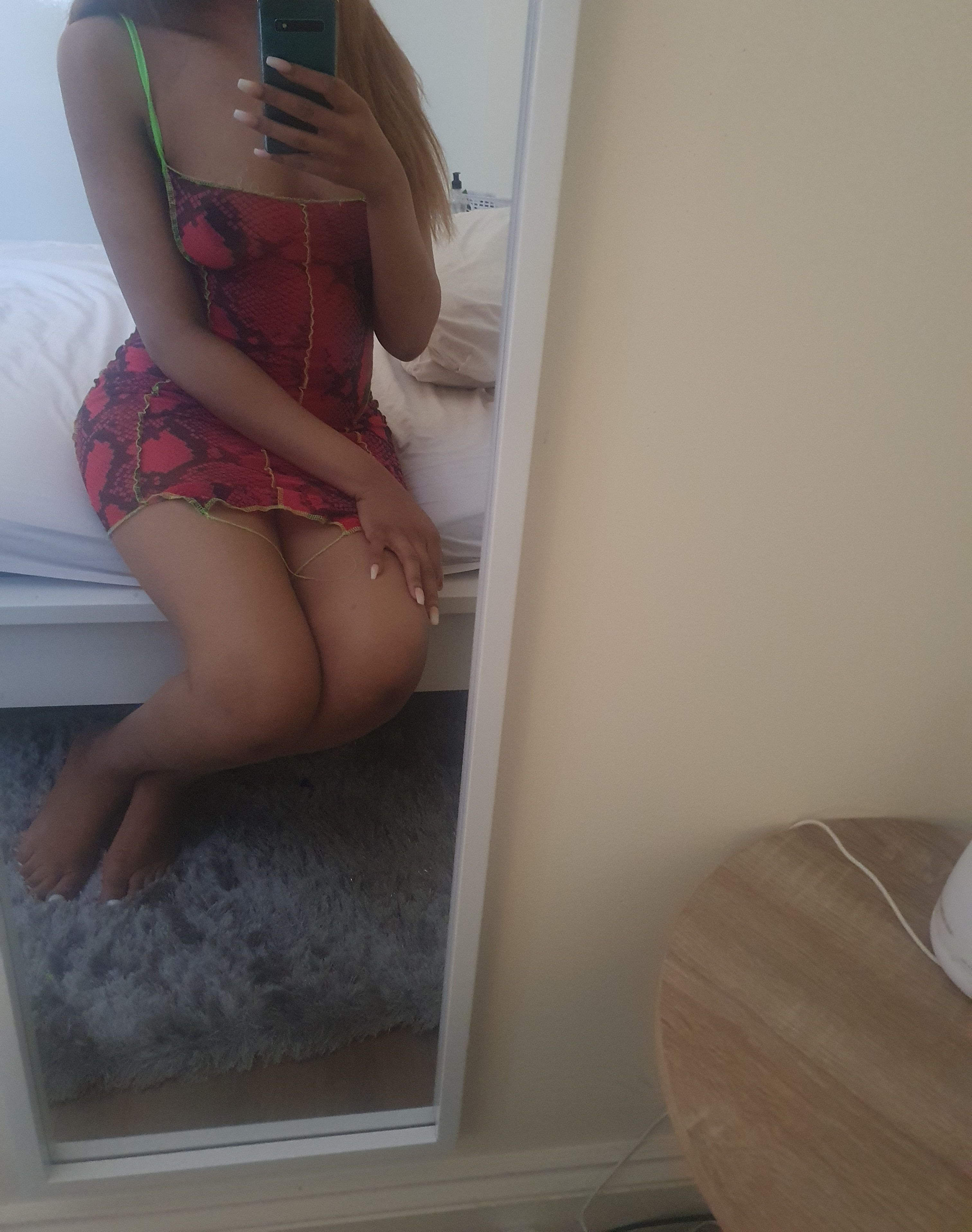 https://cdn.adultwork.com/gallery/G12/8803546.jpg