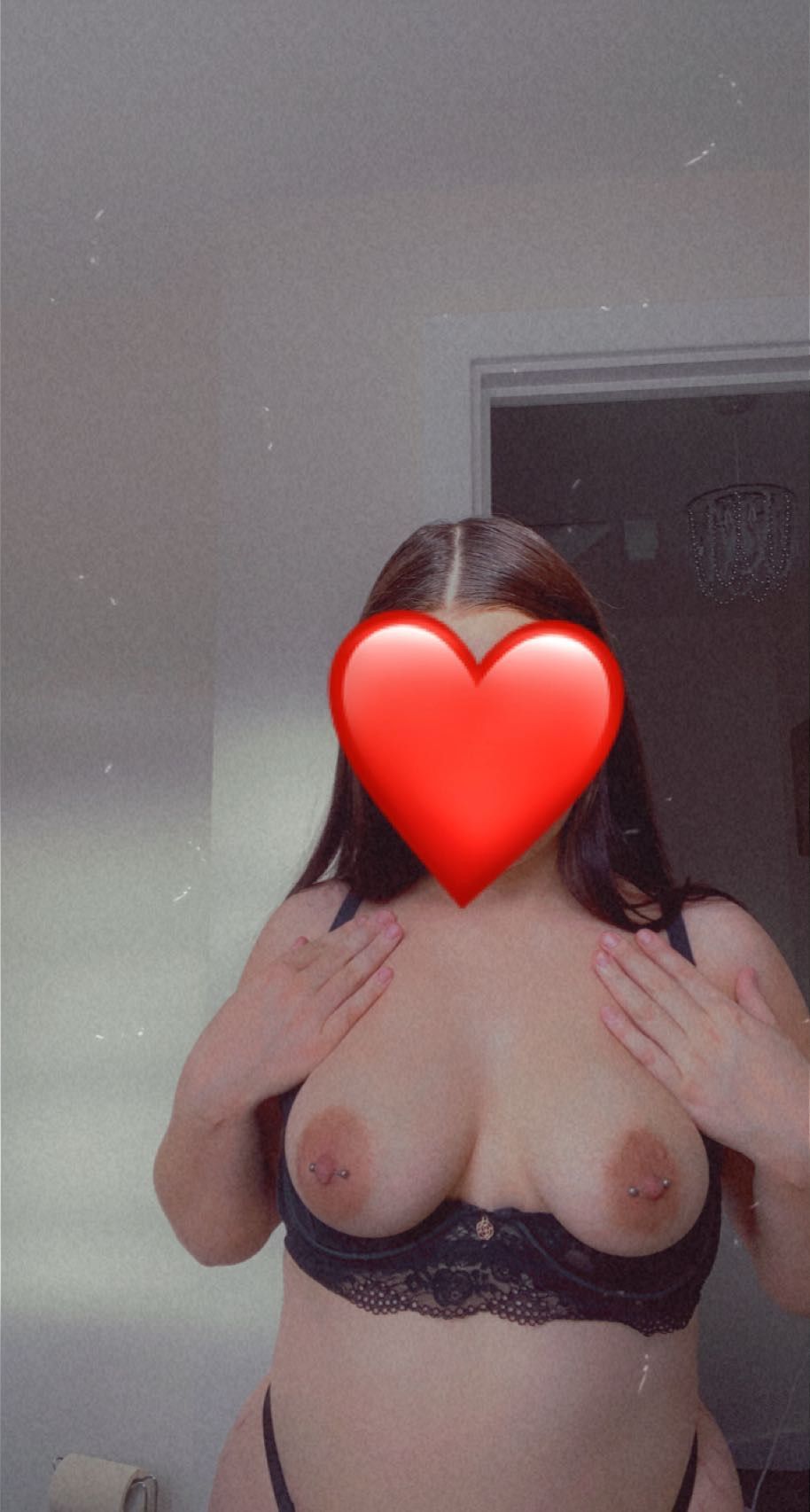 https://cdn.adultwork.com/gallery/G12/8804378.jpg