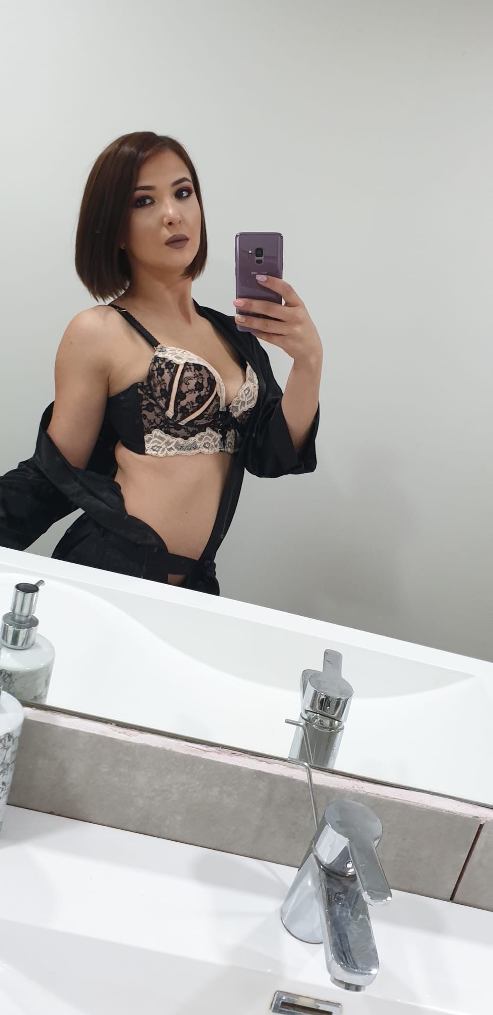 https://cdn.adultwork.com/gallery/G12/8804613.jpg