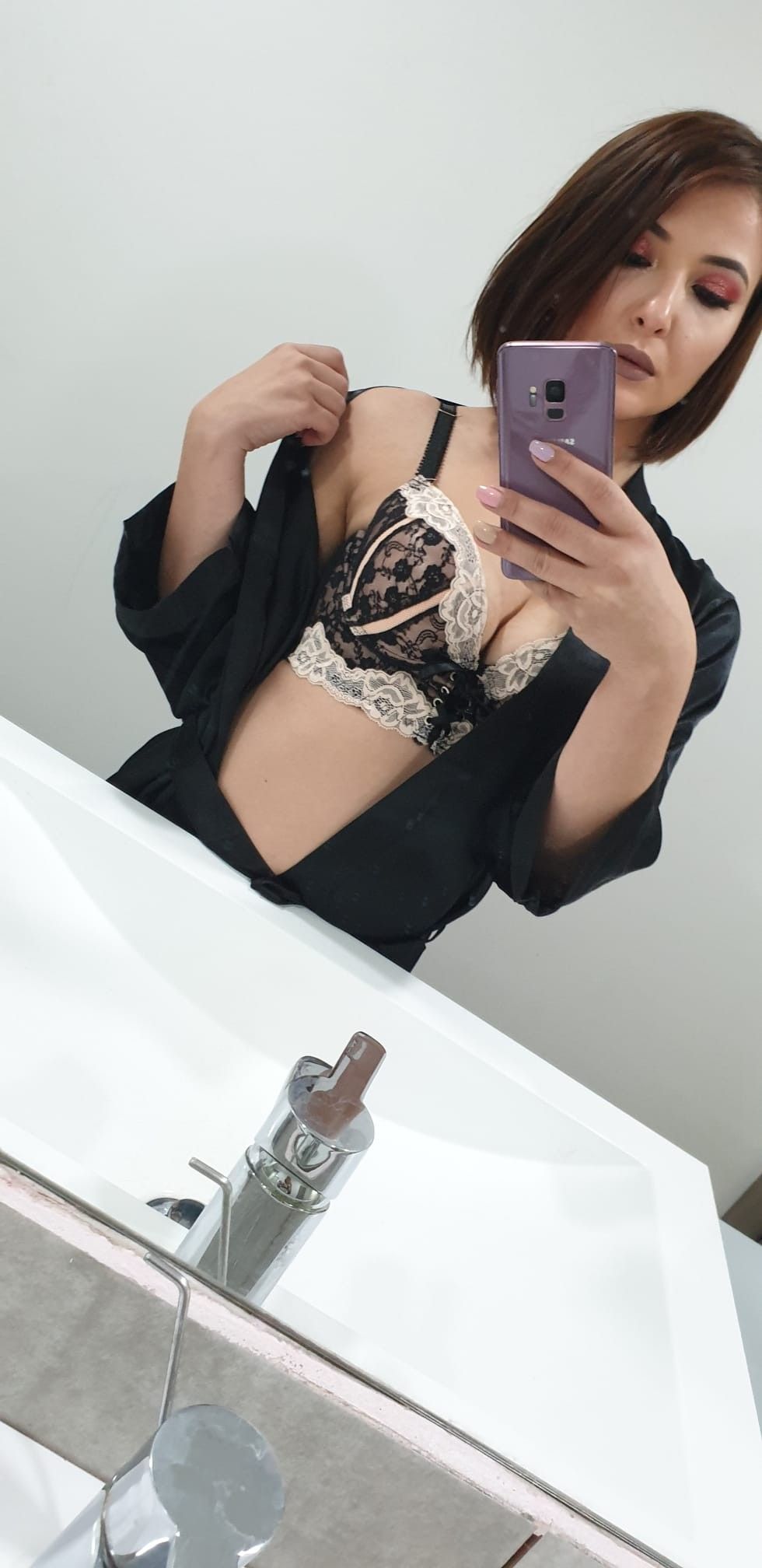 https://cdn.adultwork.com/gallery/G12/8804664.jpg