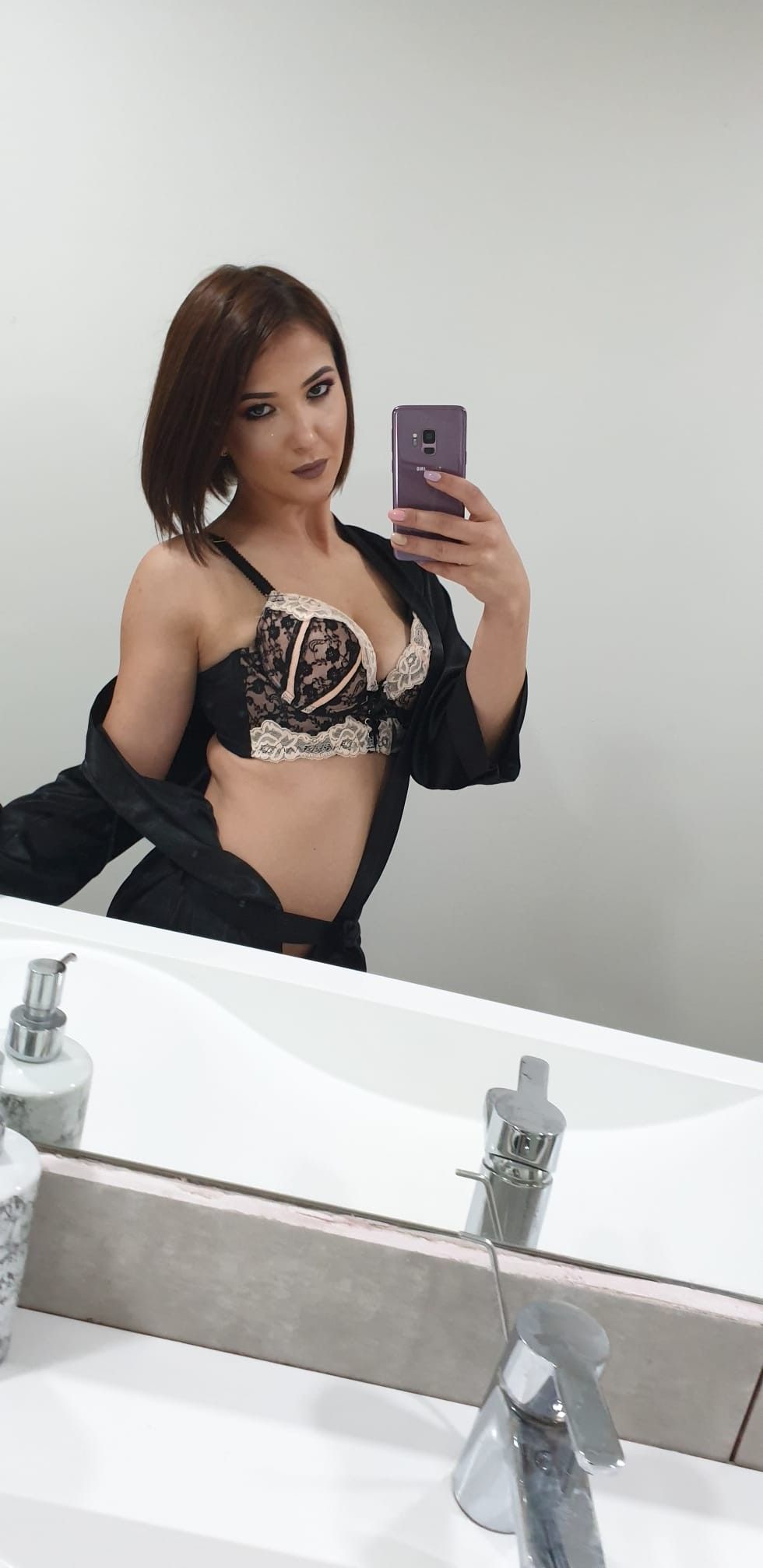 https://cdn.adultwork.com/gallery/G12/8804665.jpg