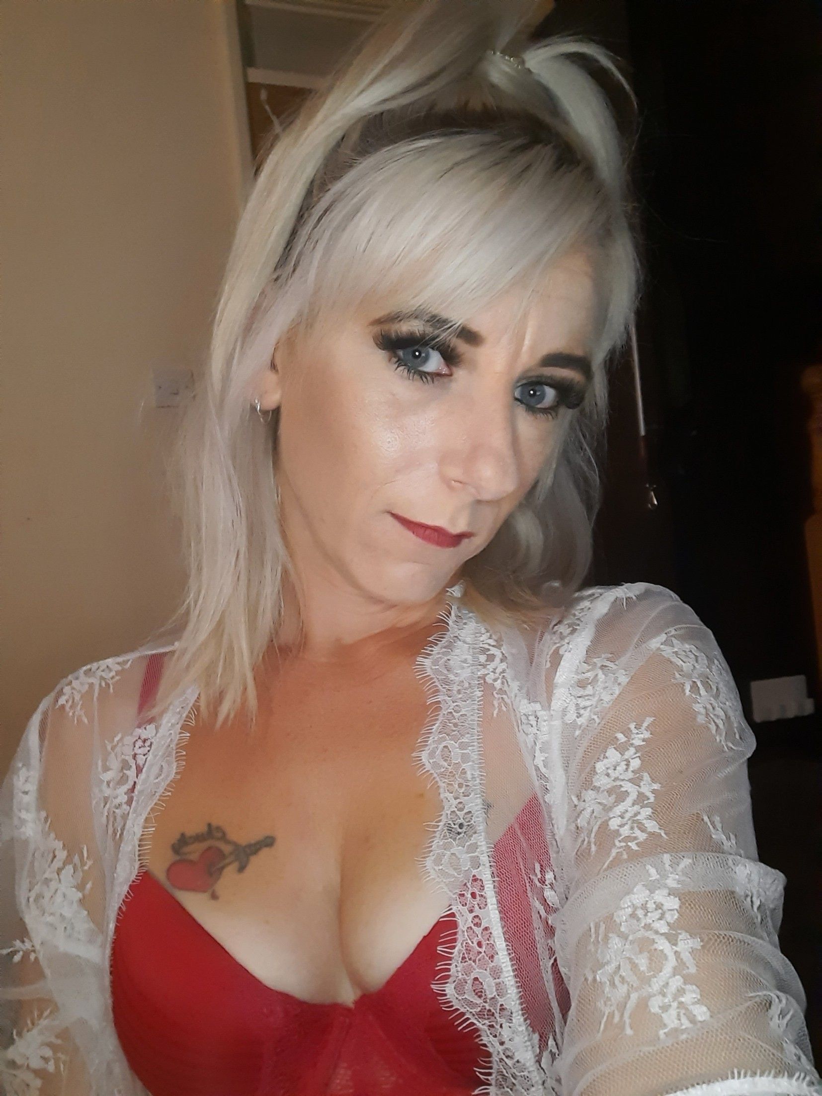 https://cdn.adultwork.com/gallery/G12/8805575.jpg