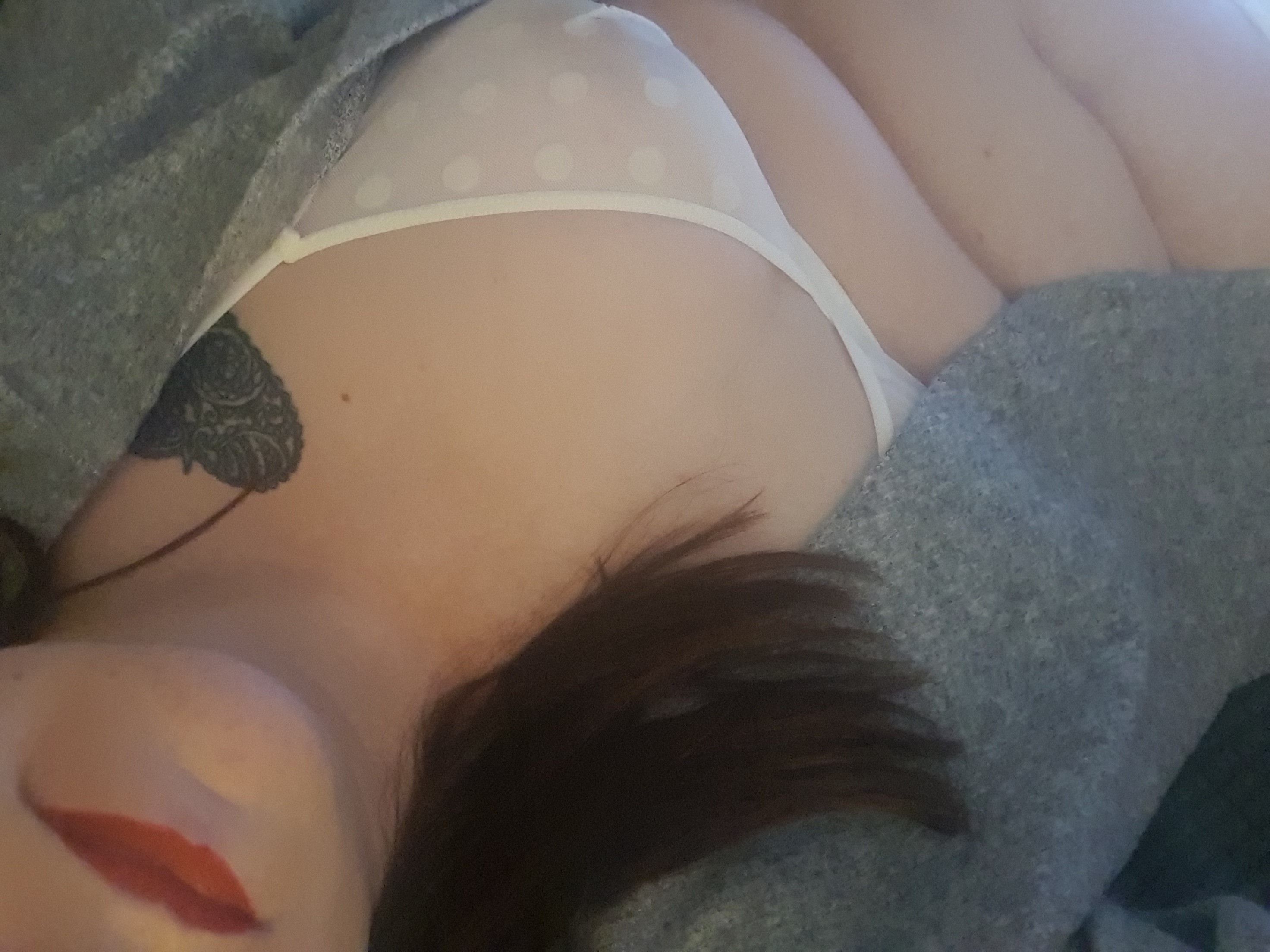 https://cdn.adultwork.com/gallery/G12/8805783.jpg