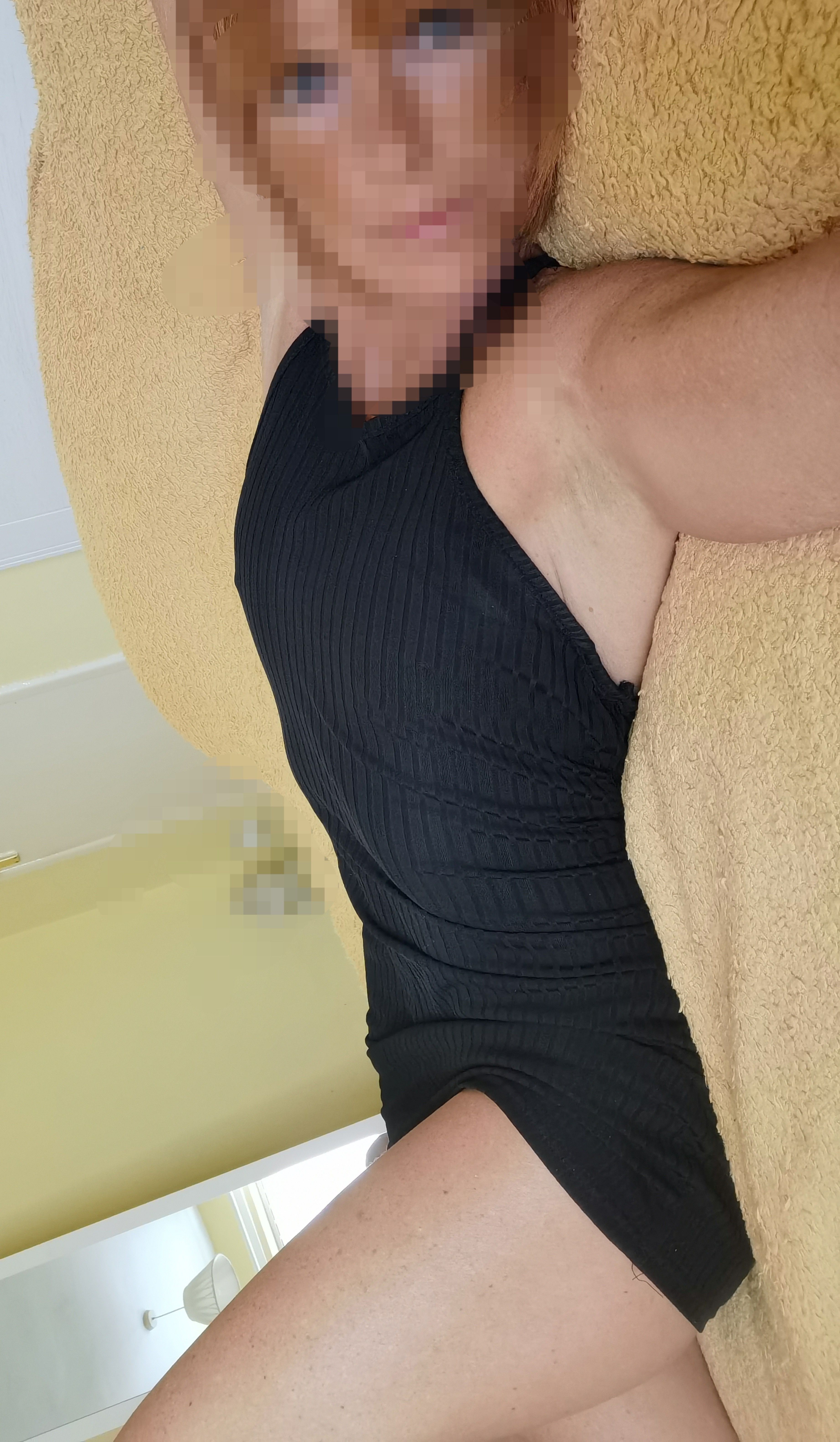 https://cdn.adultwork.com/gallery/G12/8806090.jpg