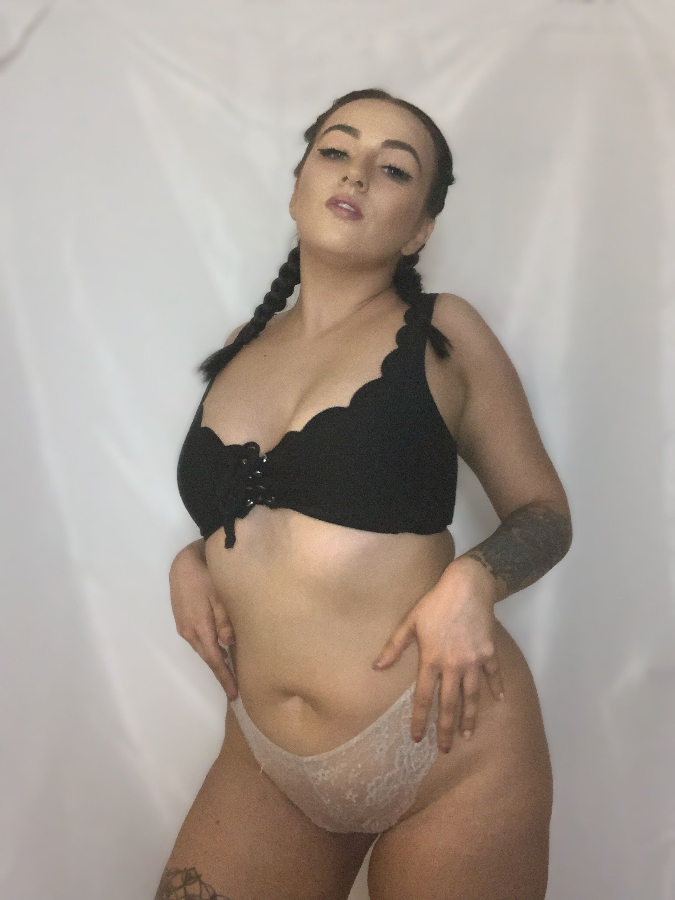 https://cdn.adultwork.com/gallery/G12/8806387.jpg