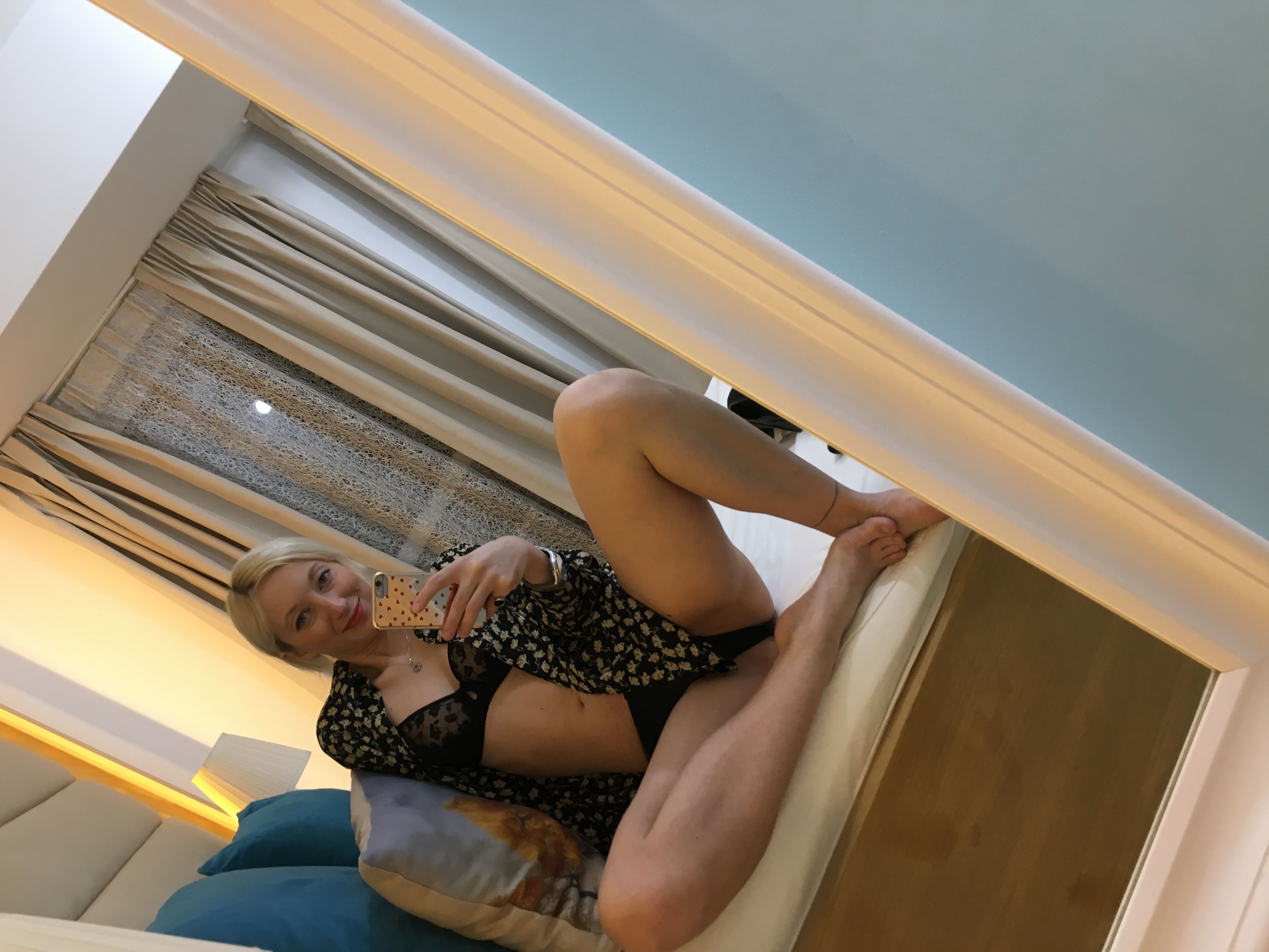 https://cdn.adultwork.com/gallery/G12/8806978.jpg