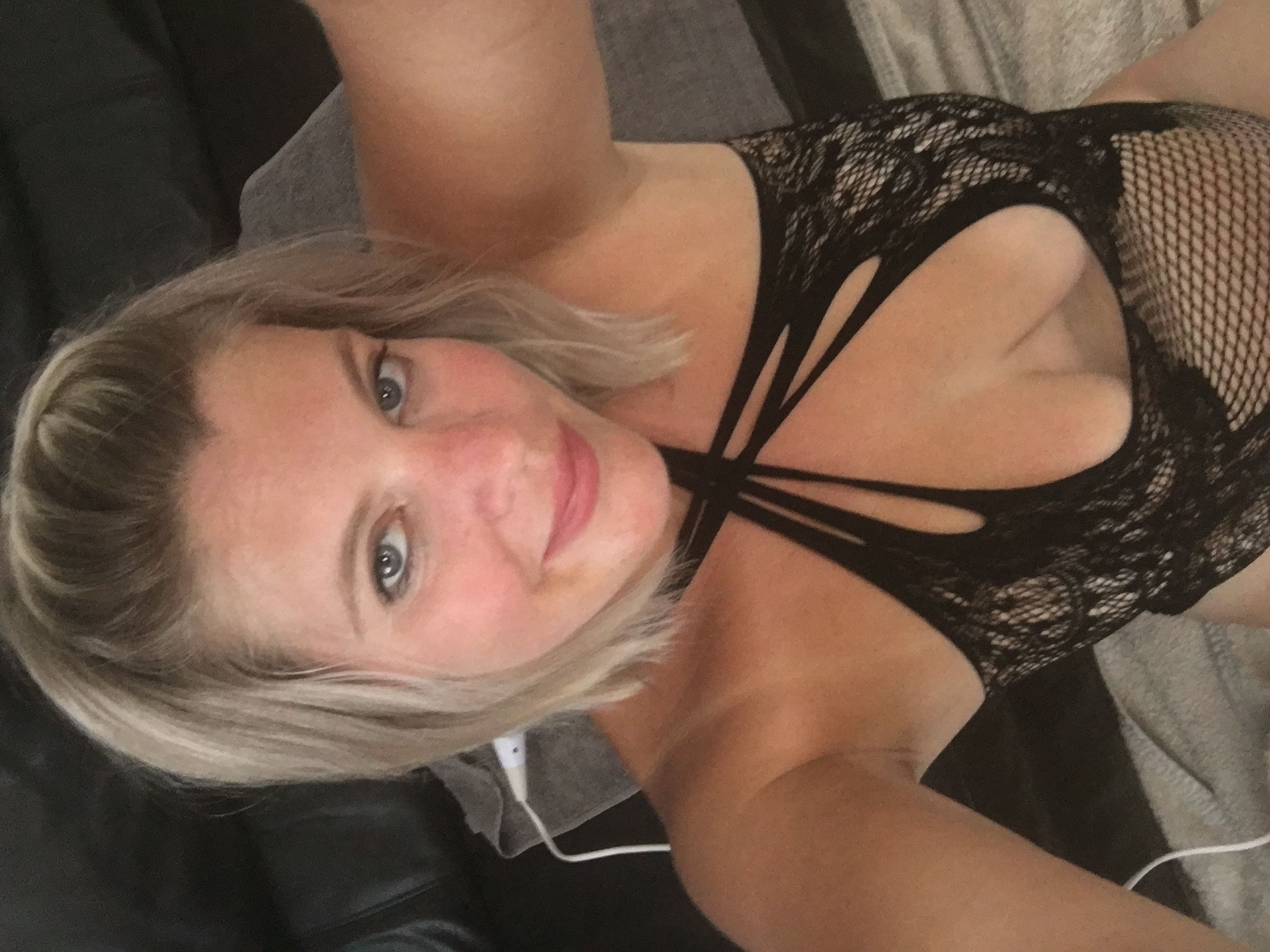 https://cdn.adultwork.com/gallery/G12/8812521.jpg