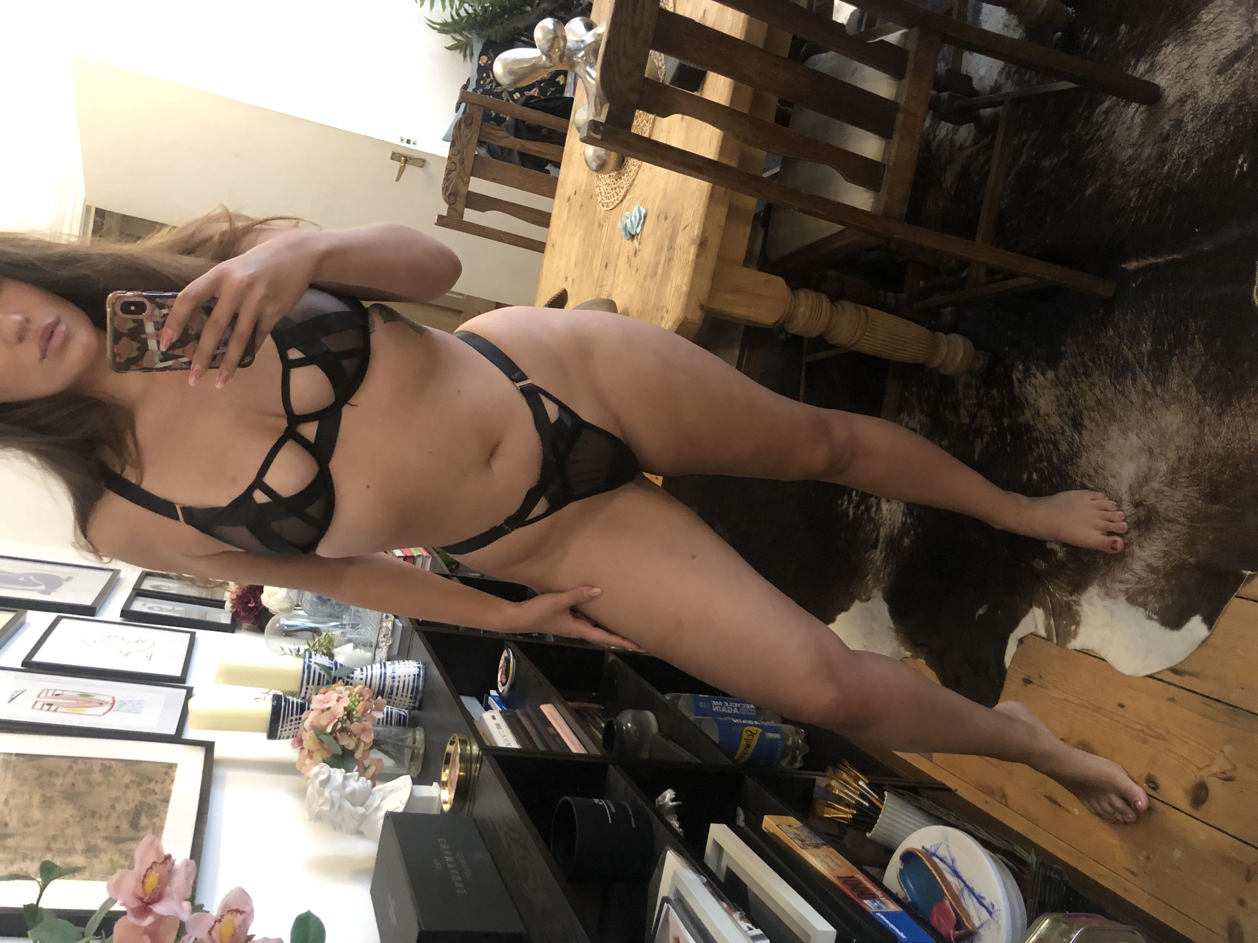 https://cdn.adultwork.com/gallery/G12/8812941.jpg