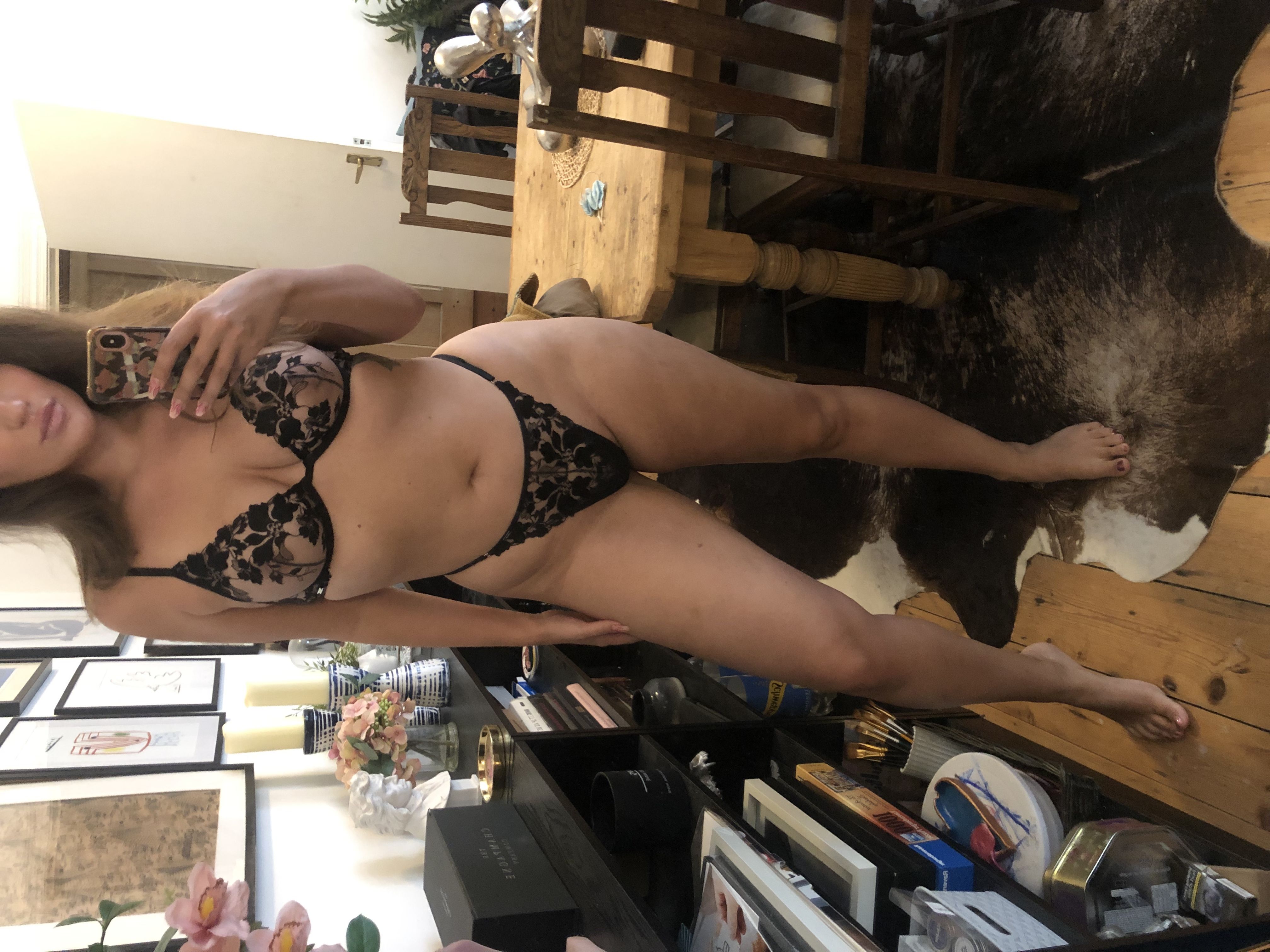 https://cdn.adultwork.com/gallery/G12/8812942.jpg