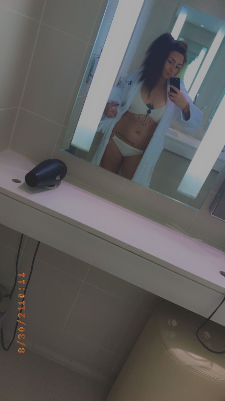 https://cdn.adultwork.com/gallery/G12/8816361.jpg