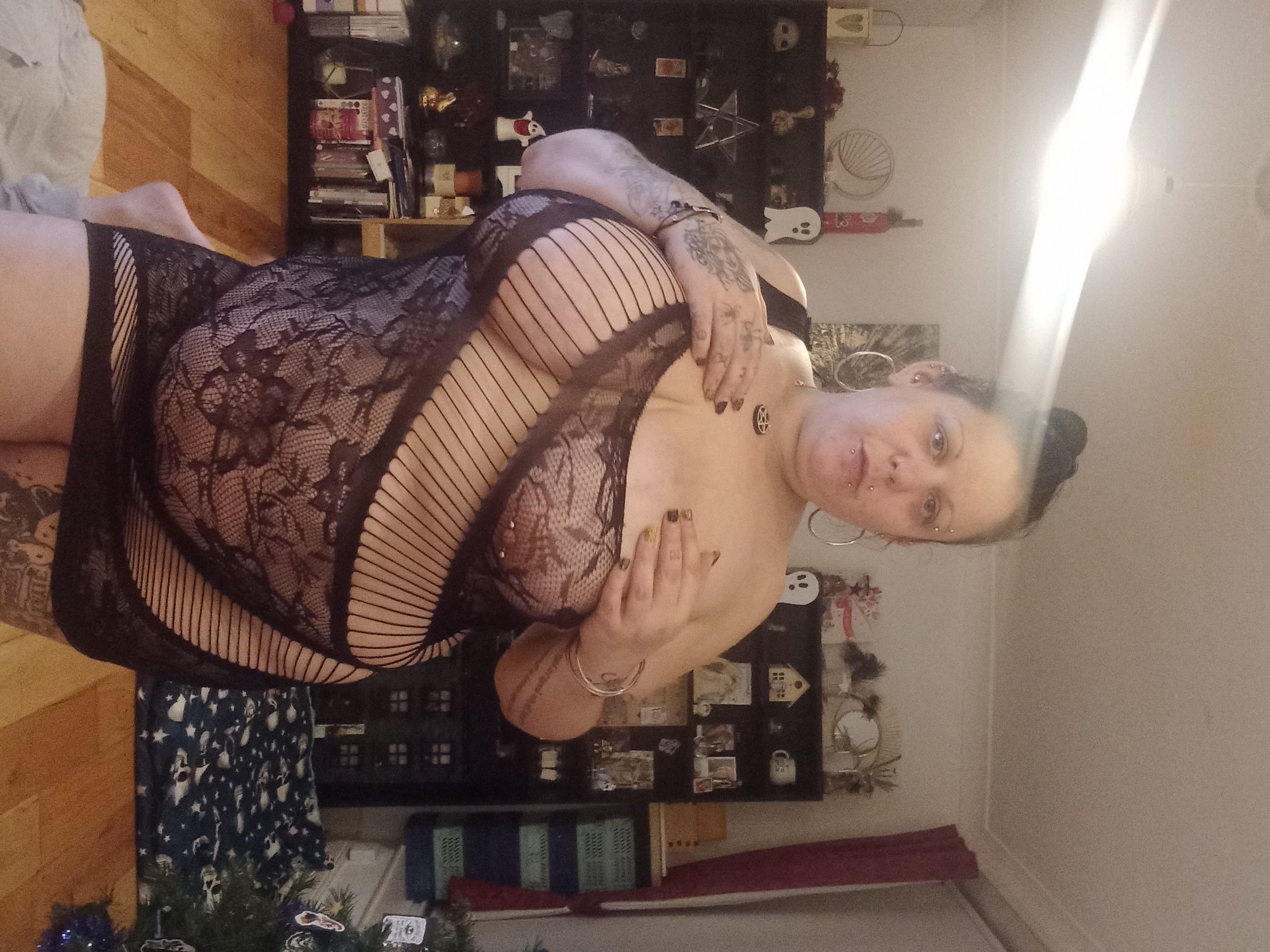 https://cdn.adultwork.com/gallery/G12/8816900.jpg