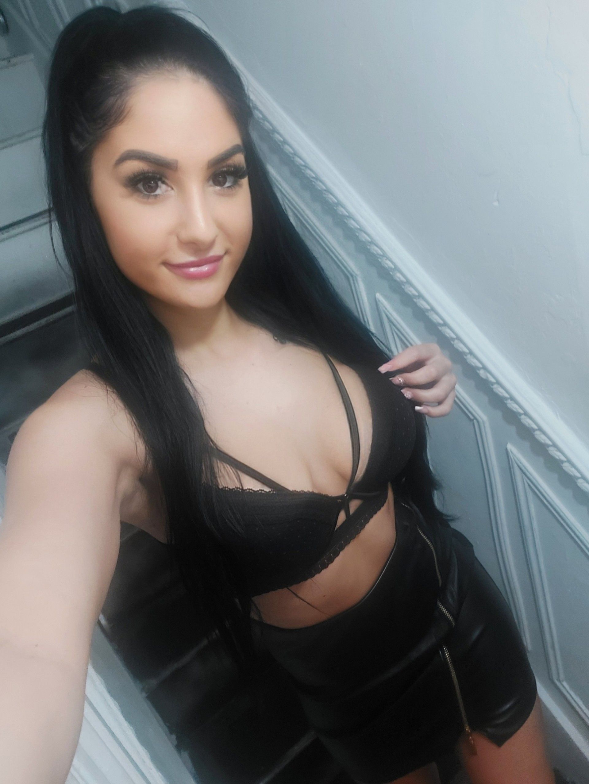 https://cdn.adultwork.com/gallery/G12/8817022.jpg