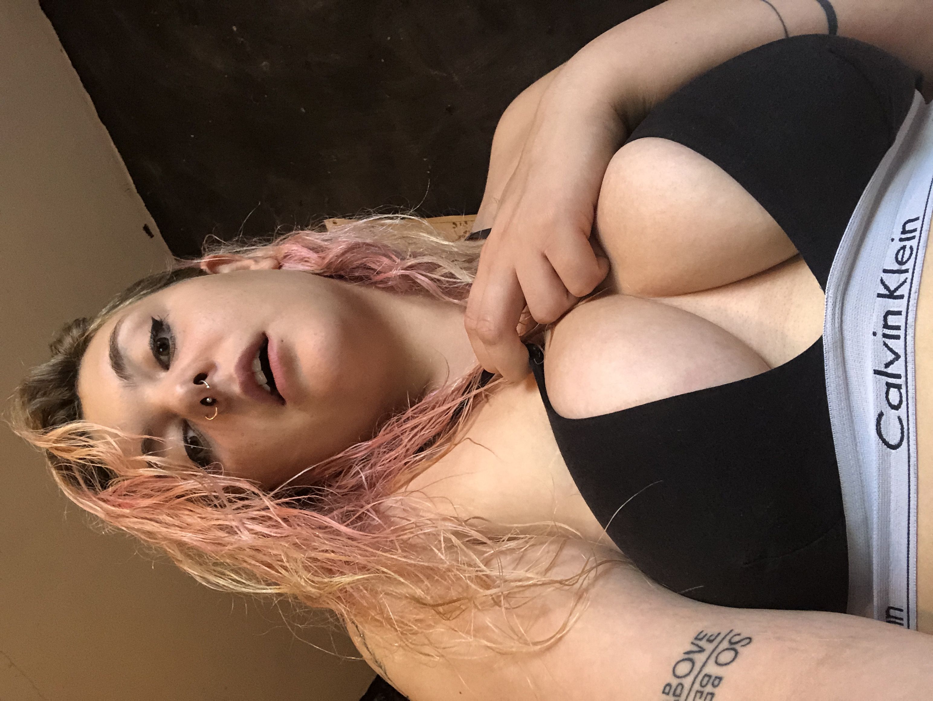 https://cdn.adultwork.com/gallery/G12/8817679.jpg