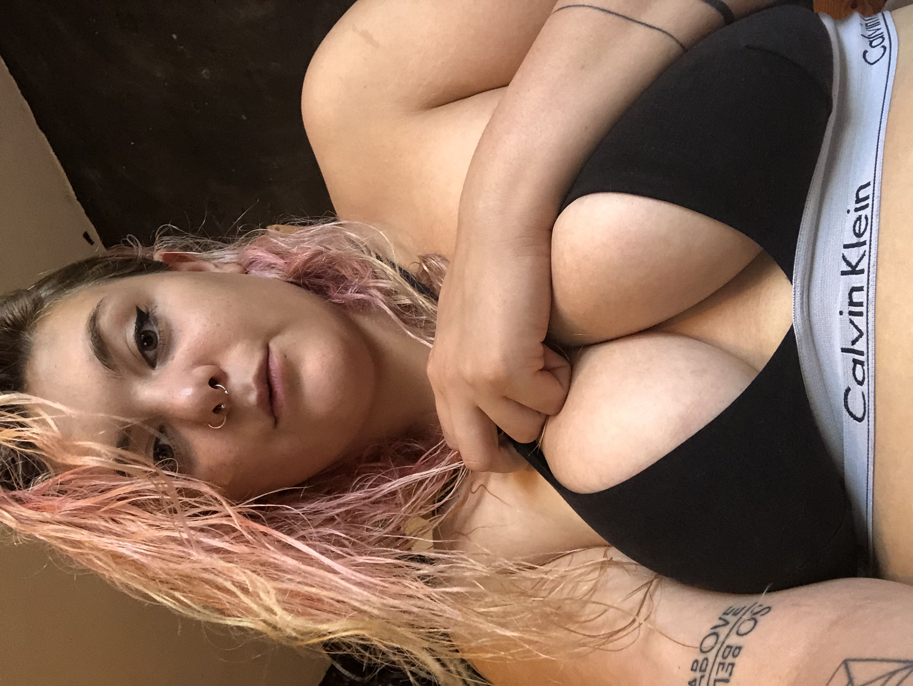 https://cdn.adultwork.com/gallery/G12/8817680.jpg