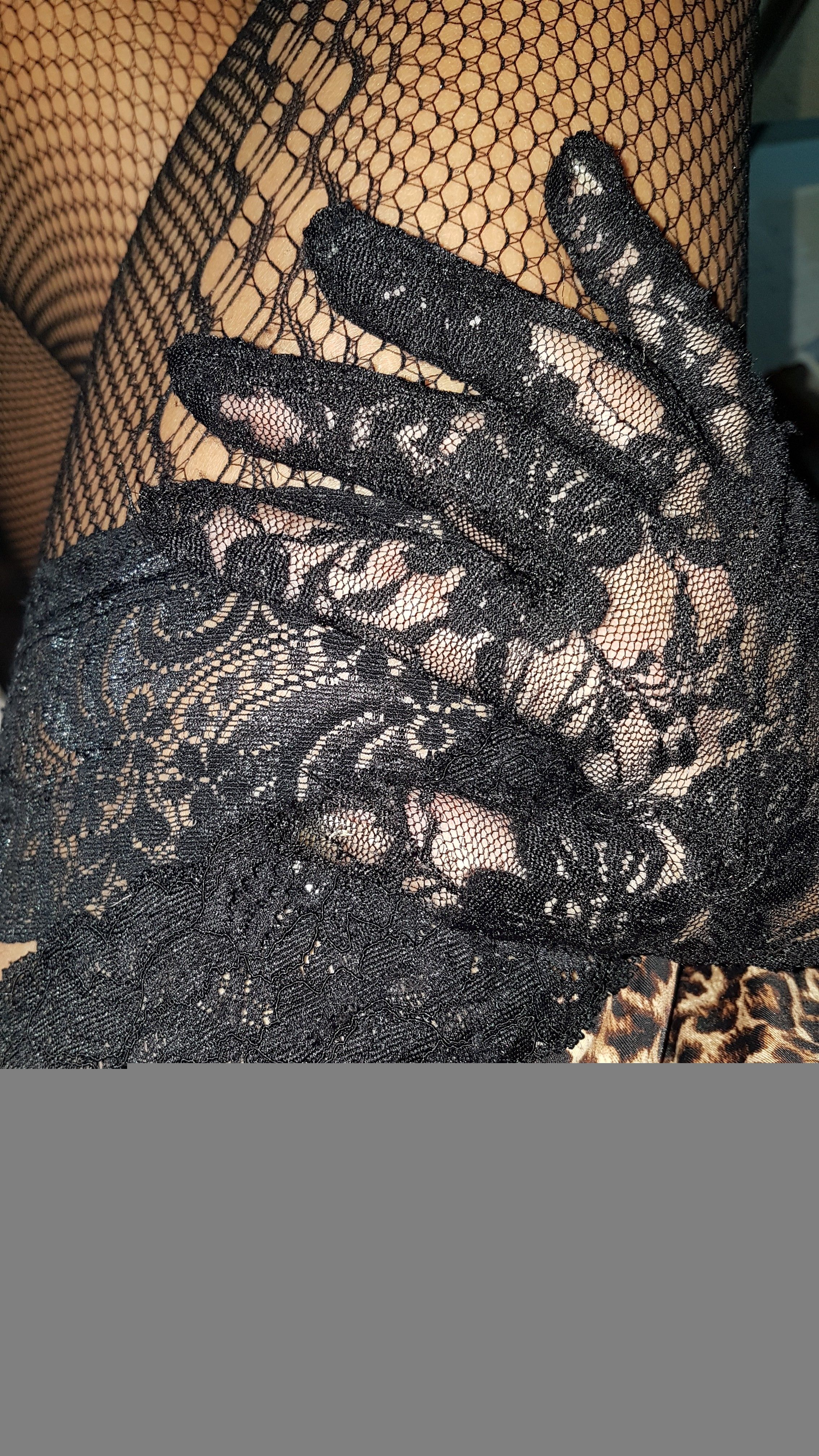 https://cdn.adultwork.com/gallery/G12/8817983.jpg