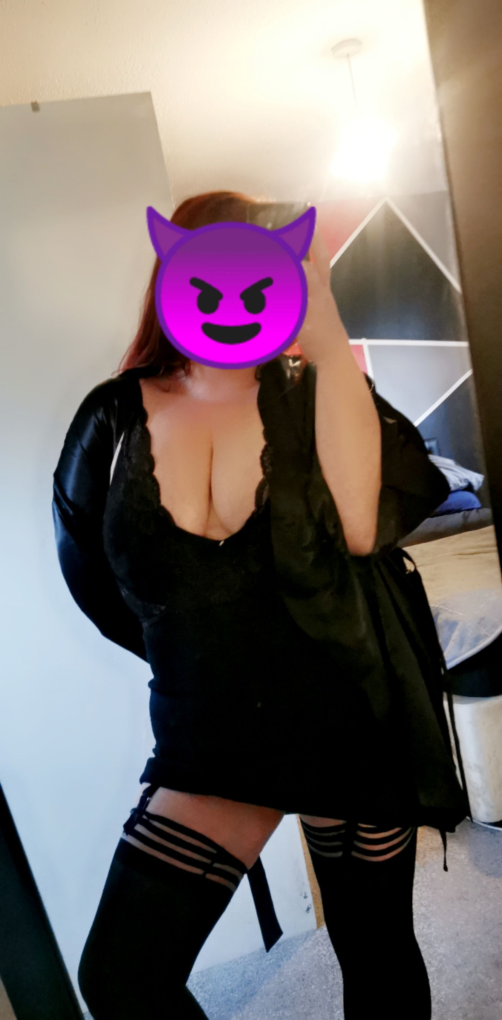 https://cdn.adultwork.com/gallery/G12/8818198.jpg