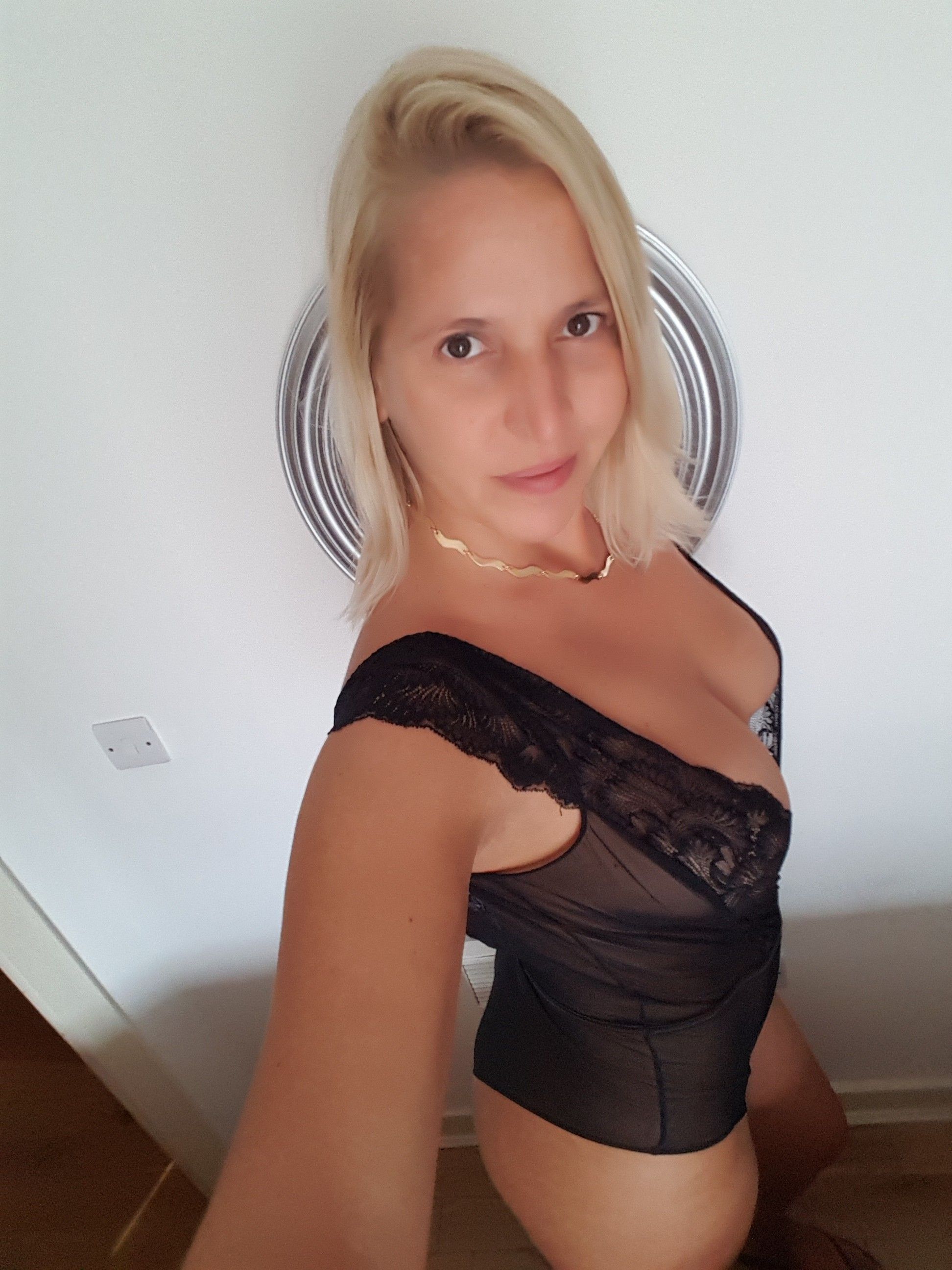 https://cdn.adultwork.com/gallery/G12/8818700.jpg