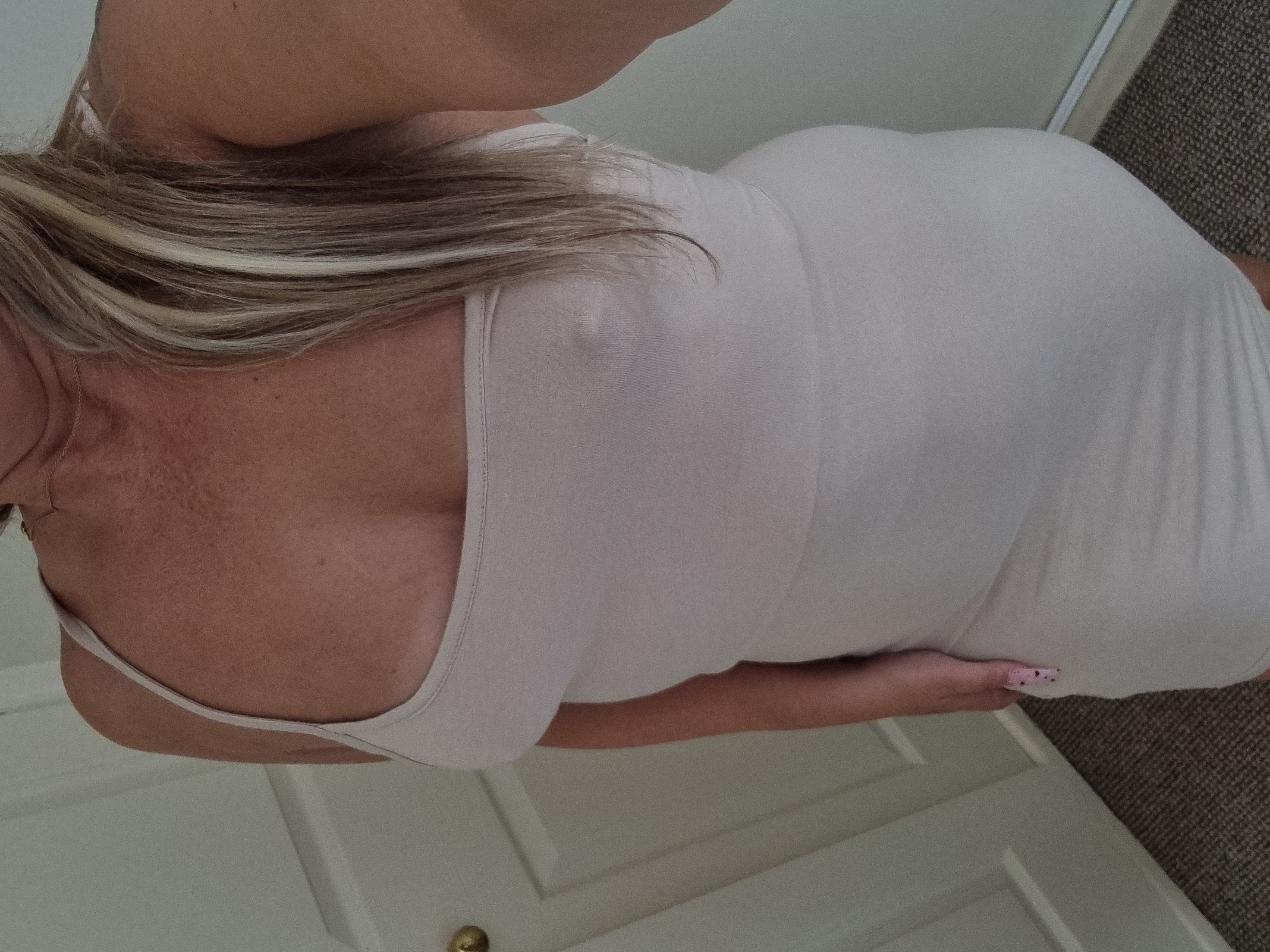 https://cdn.adultwork.com/gallery/G12/8818892.jpg