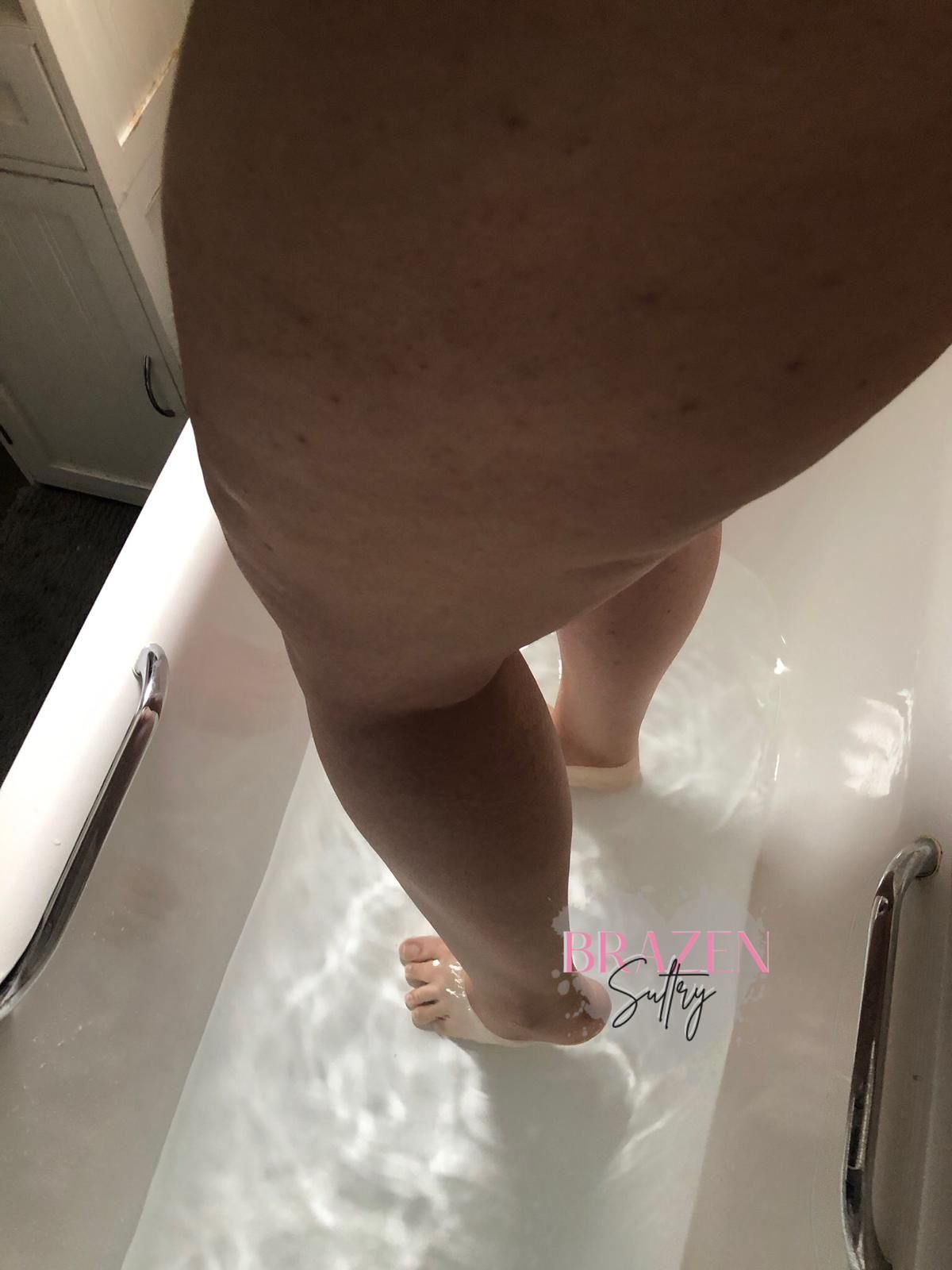 https://cdn.adultwork.com/gallery/G12/8823995.jpg