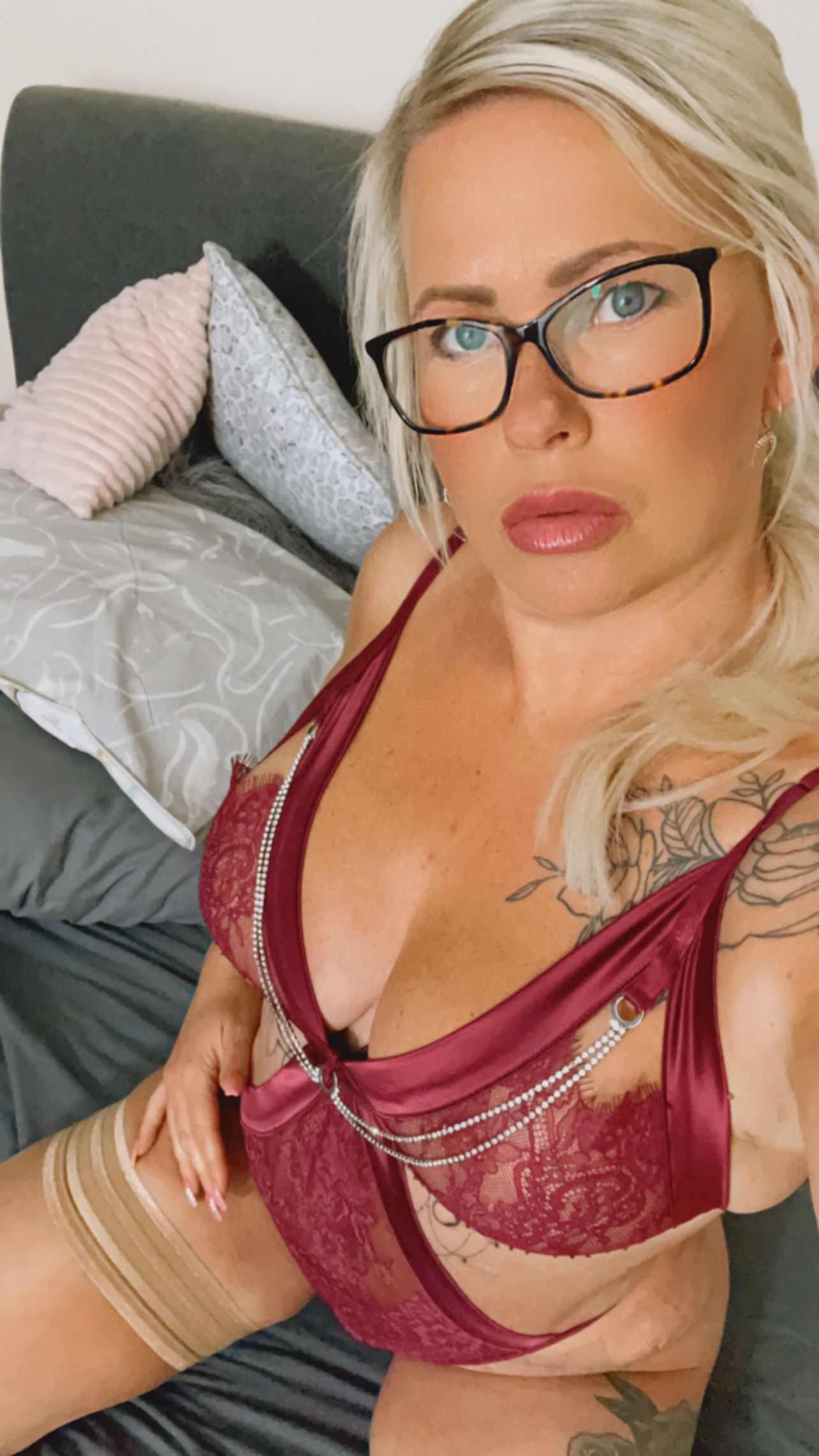 https://cdn.adultwork.com/gallery/G12/8825356.jpg