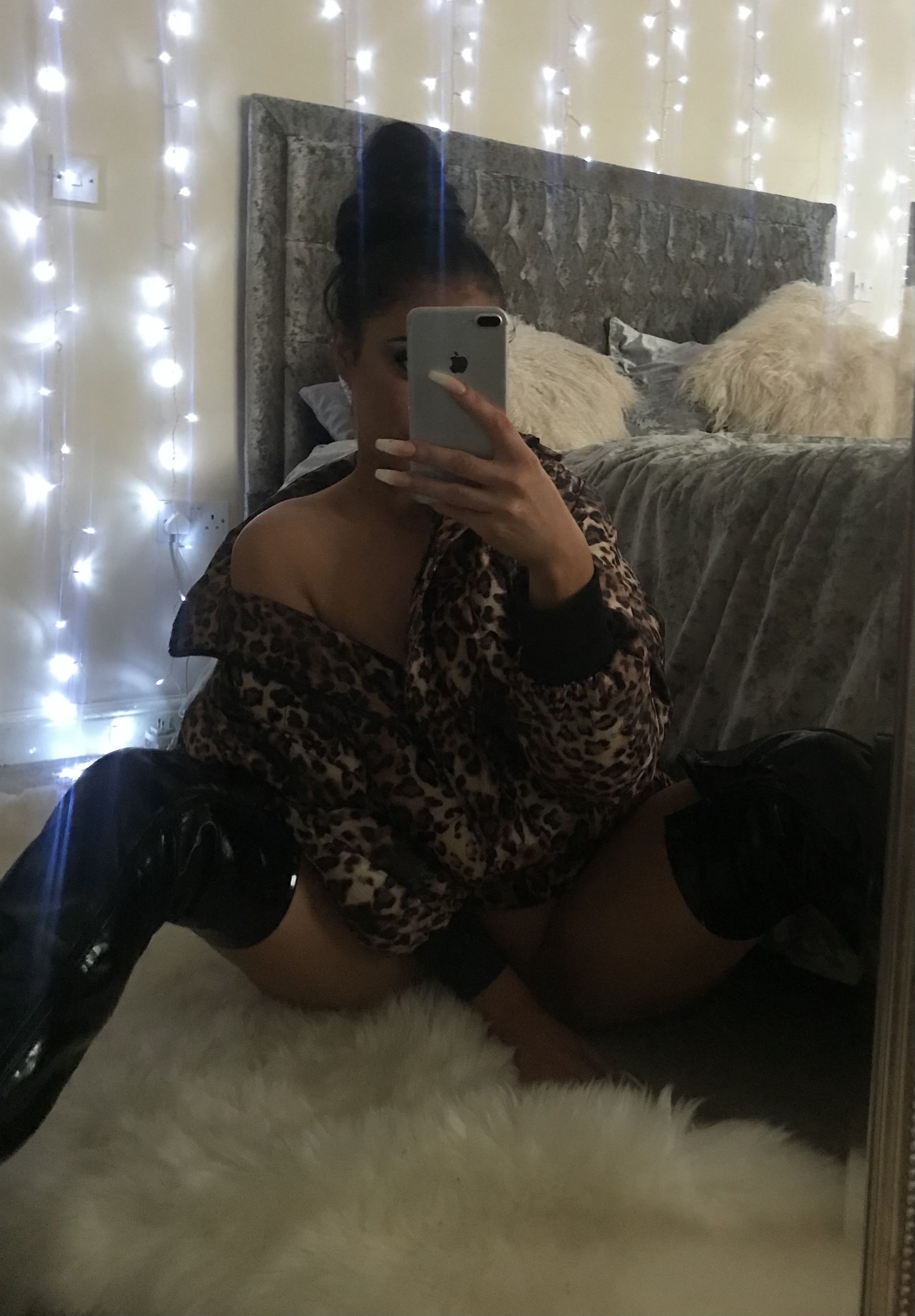 https://cdn.adultwork.com/gallery/G12/8825364.jpg