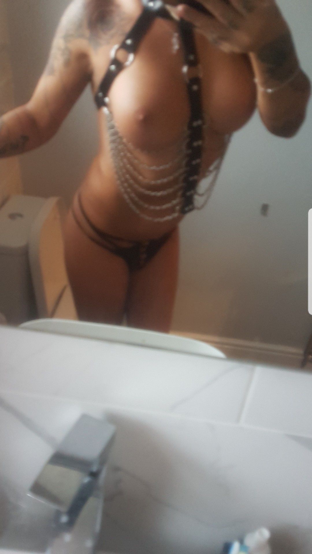 https://cdn.adultwork.com/gallery/G12/8825804.jpg