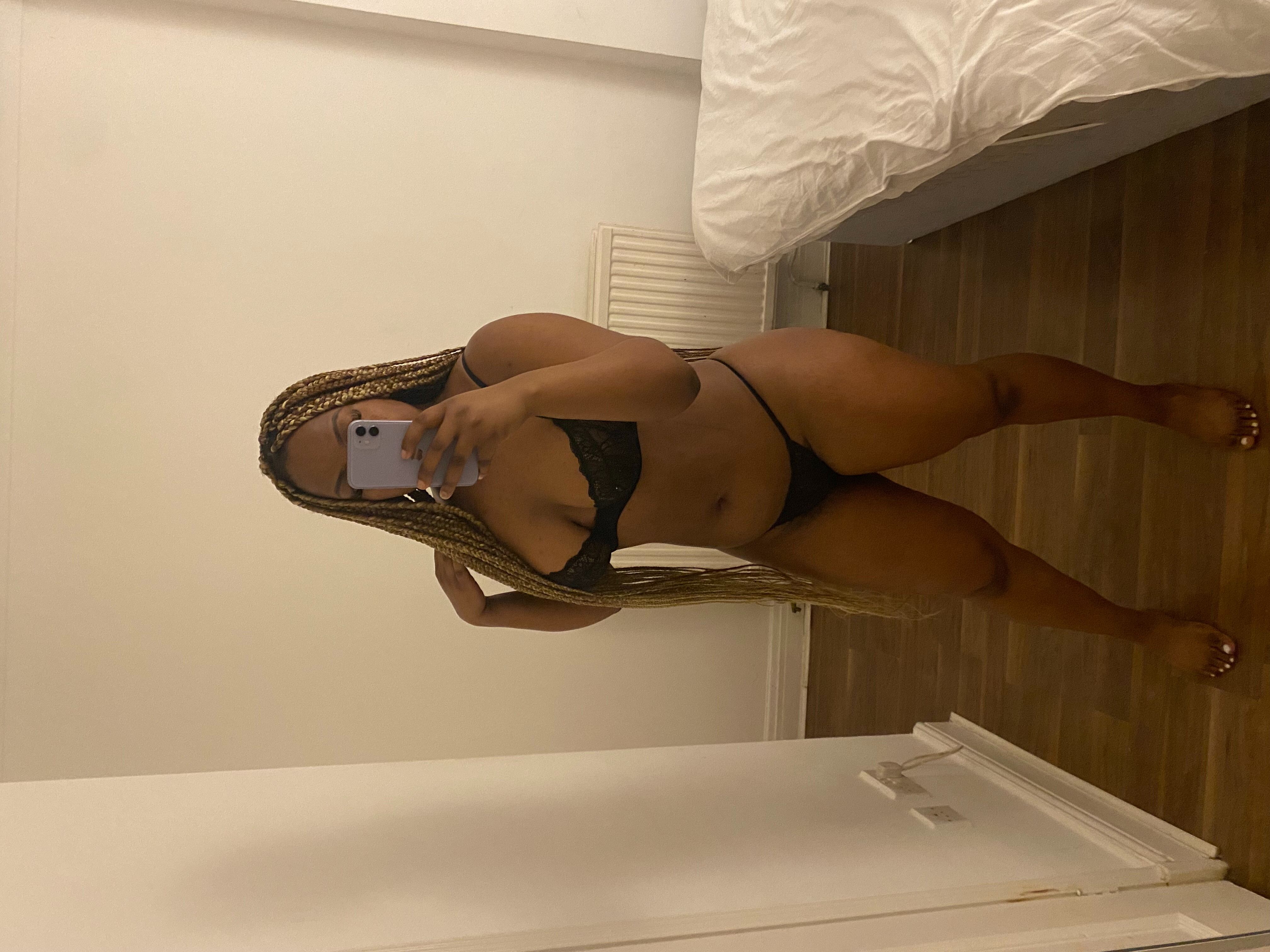 https://cdn.adultwork.com/gallery/G12/8828971.jpg