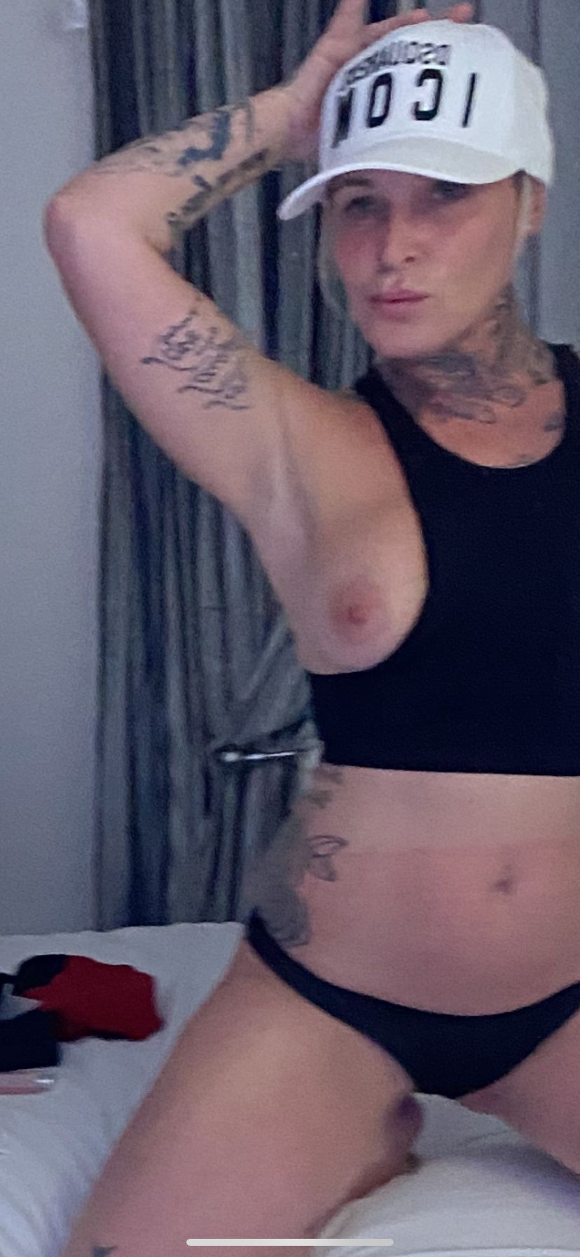 https://cdn.adultwork.com/gallery/G12/8829635.jpg