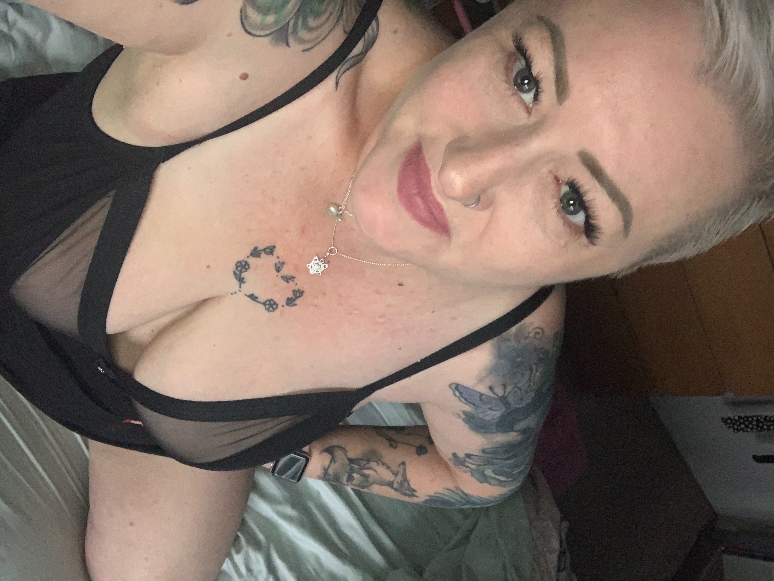 https://cdn.adultwork.com/gallery/G12/8835348.jpg