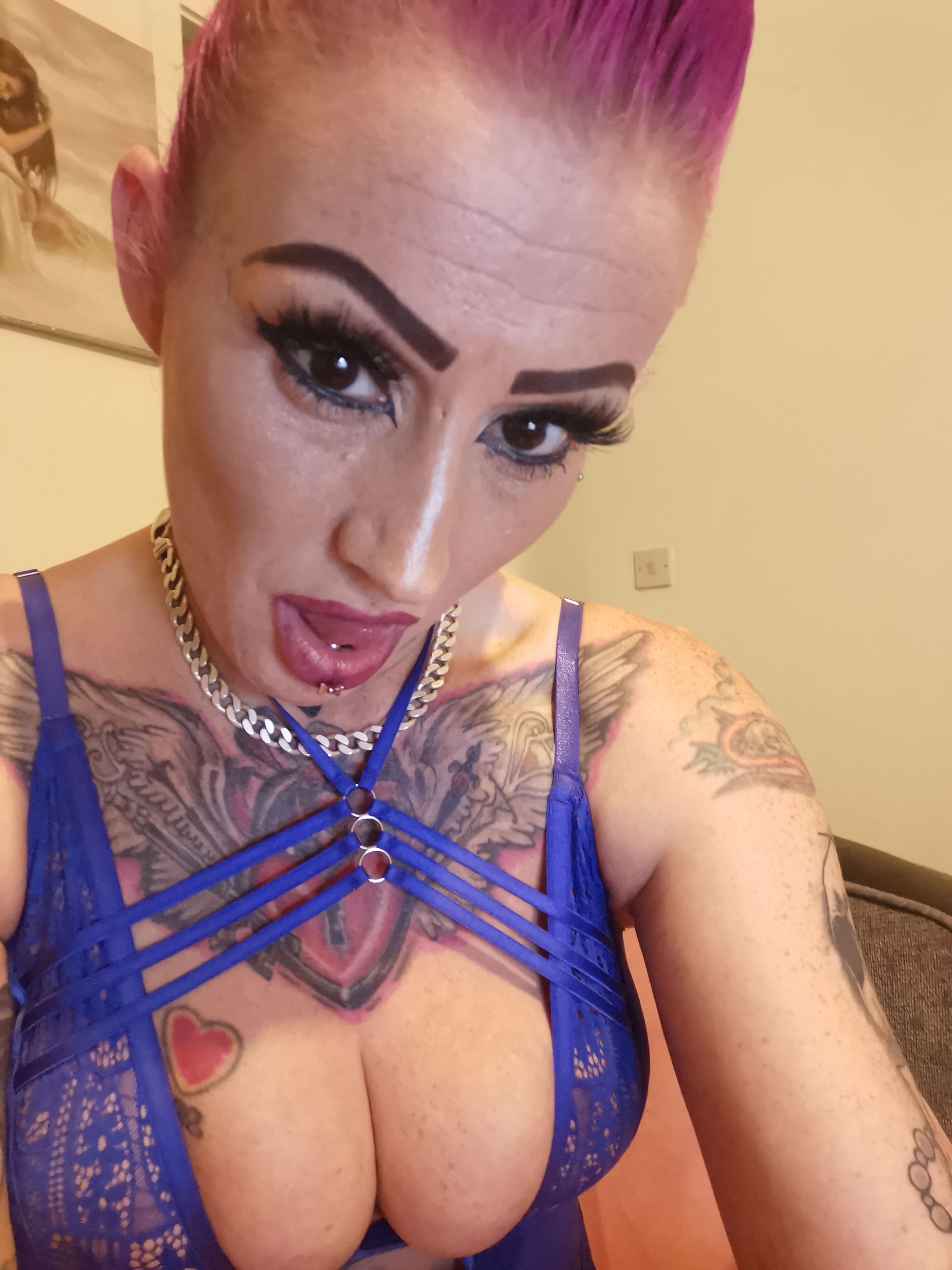 https://cdn.adultwork.com/gallery/G12/8836234.jpg