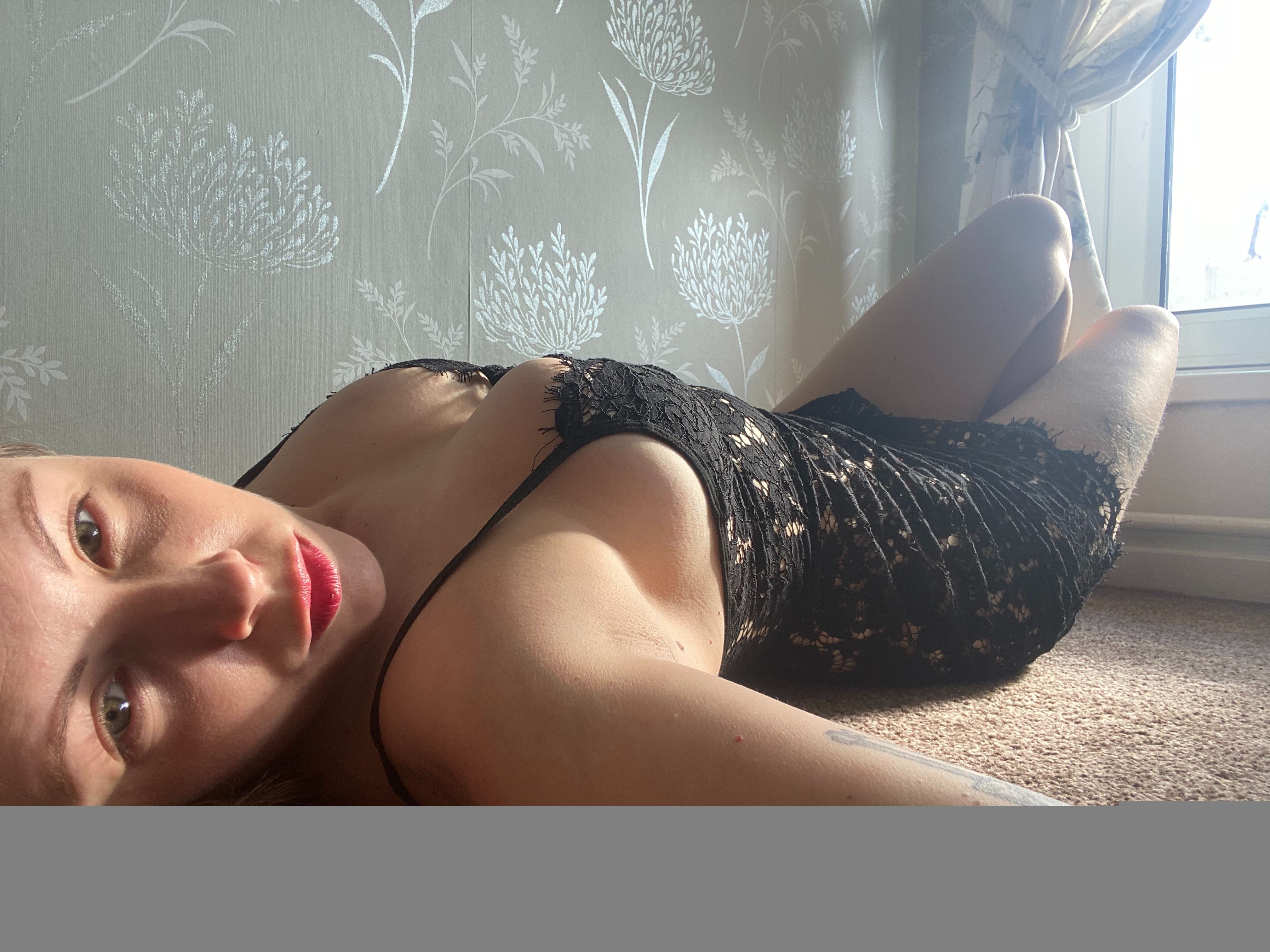 https://cdn.adultwork.com/gallery/G12/8836663.jpg