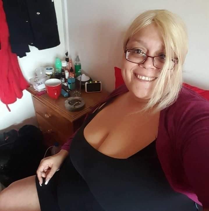 https://cdn.adultwork.com/gallery/G12/8837684.jpg