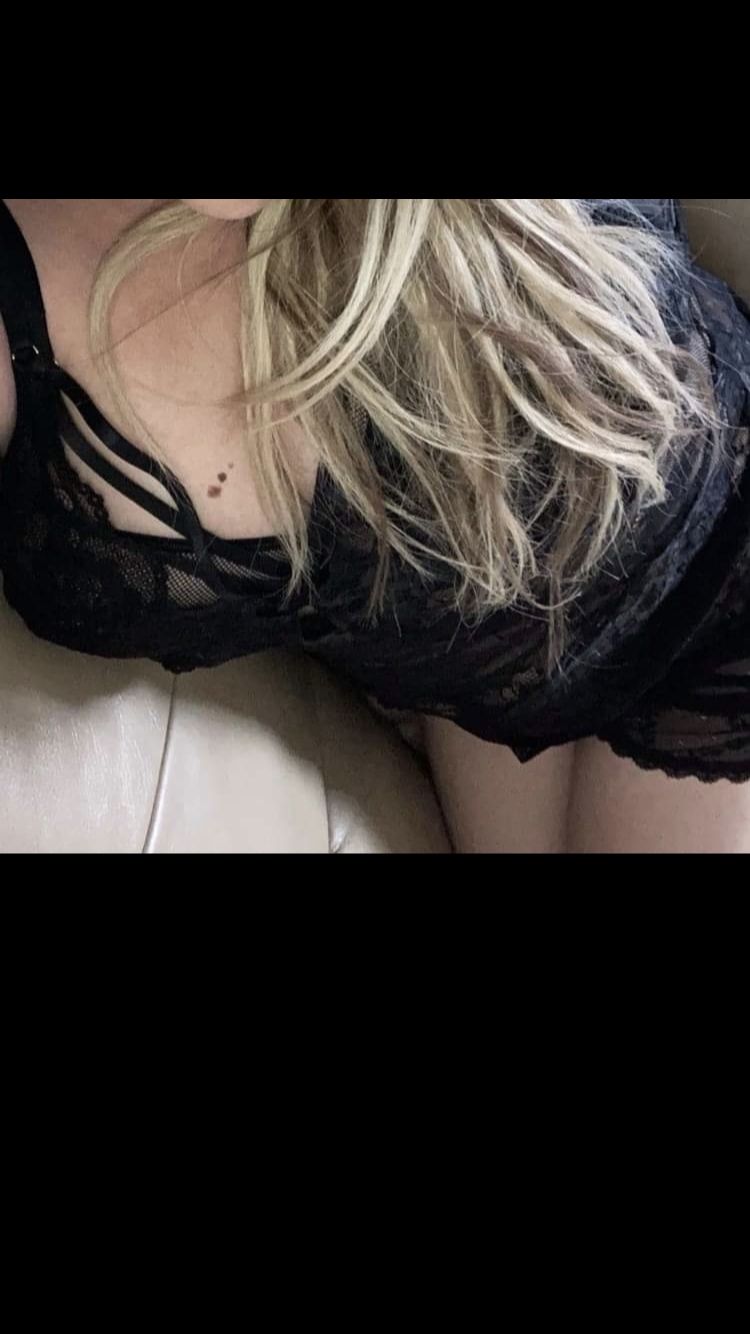 https://cdn.adultwork.com/gallery/G12/8841264.jpg