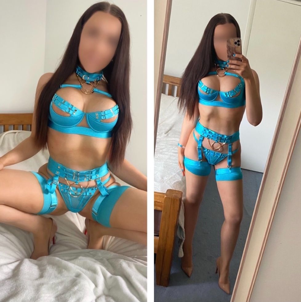 https://cdn.adultwork.com/gallery/G12/8841975.jpg