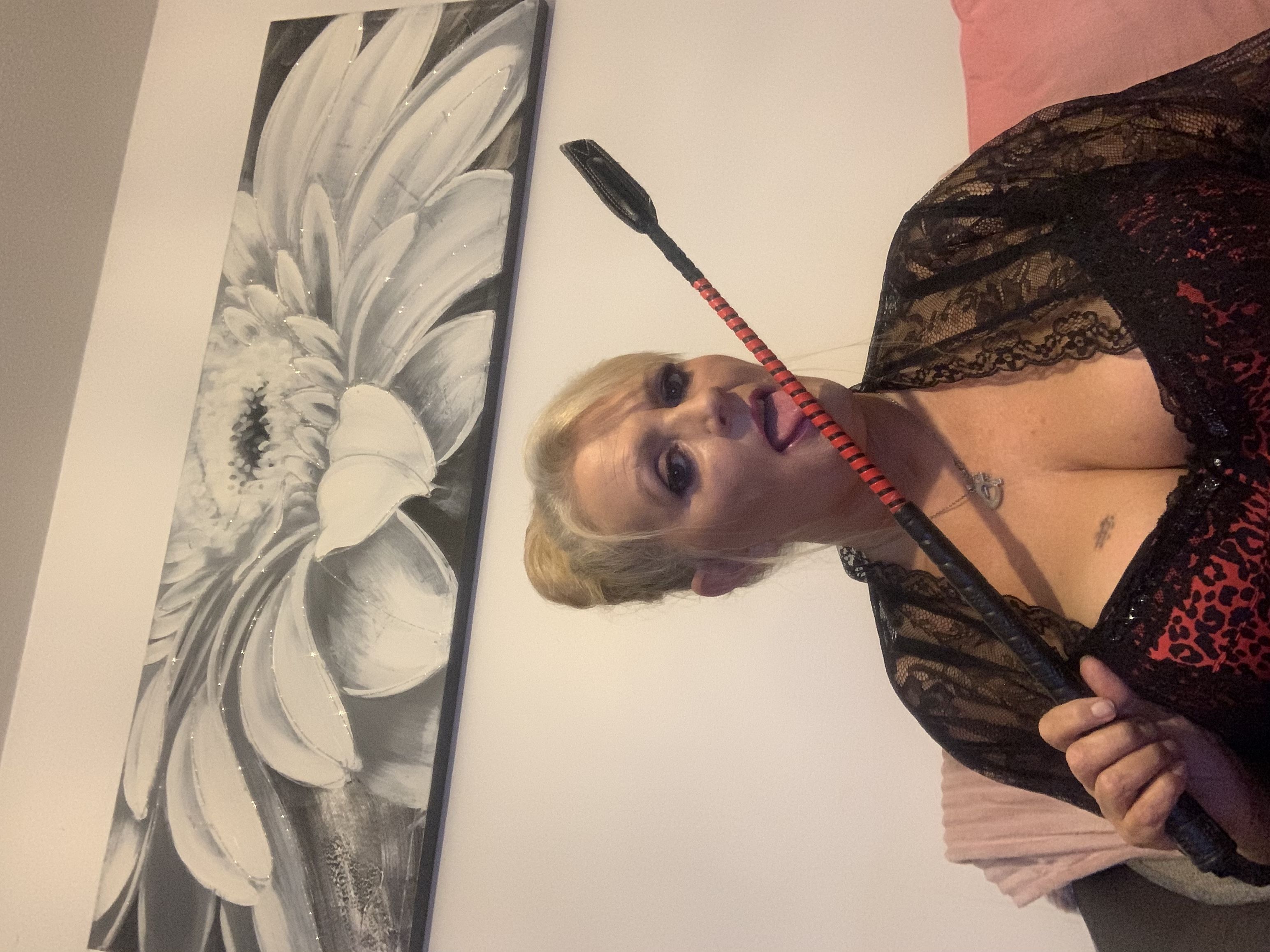 https://cdn.adultwork.com/gallery/G12/8845291.jpg