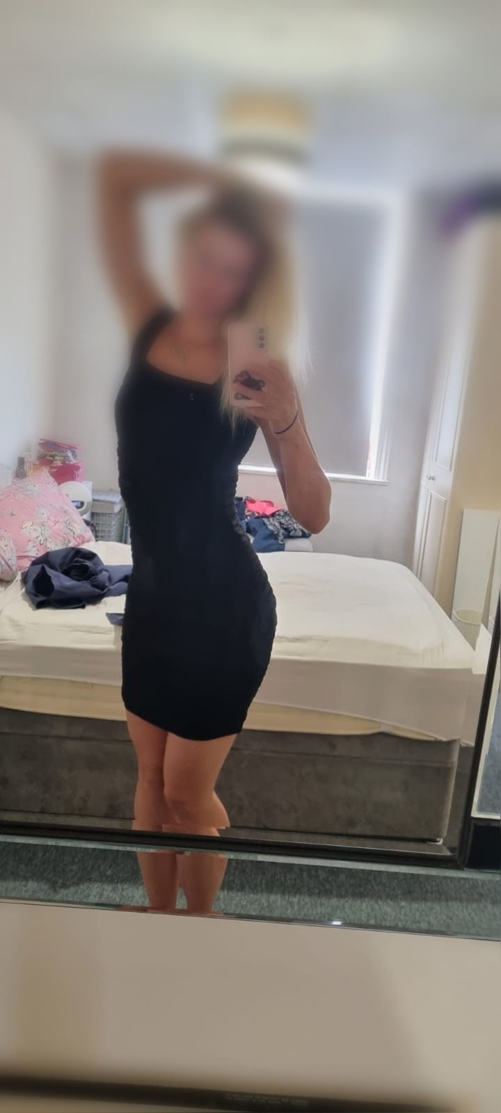 https://cdn.adultwork.com/gallery/G12/8846144.jpg