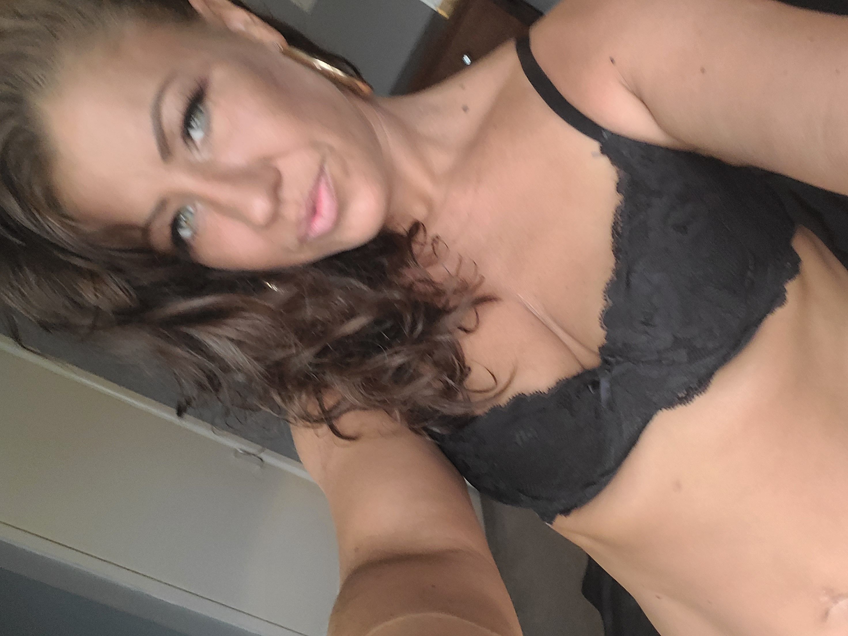 https://cdn.adultwork.com/gallery/G12/8846343.jpg