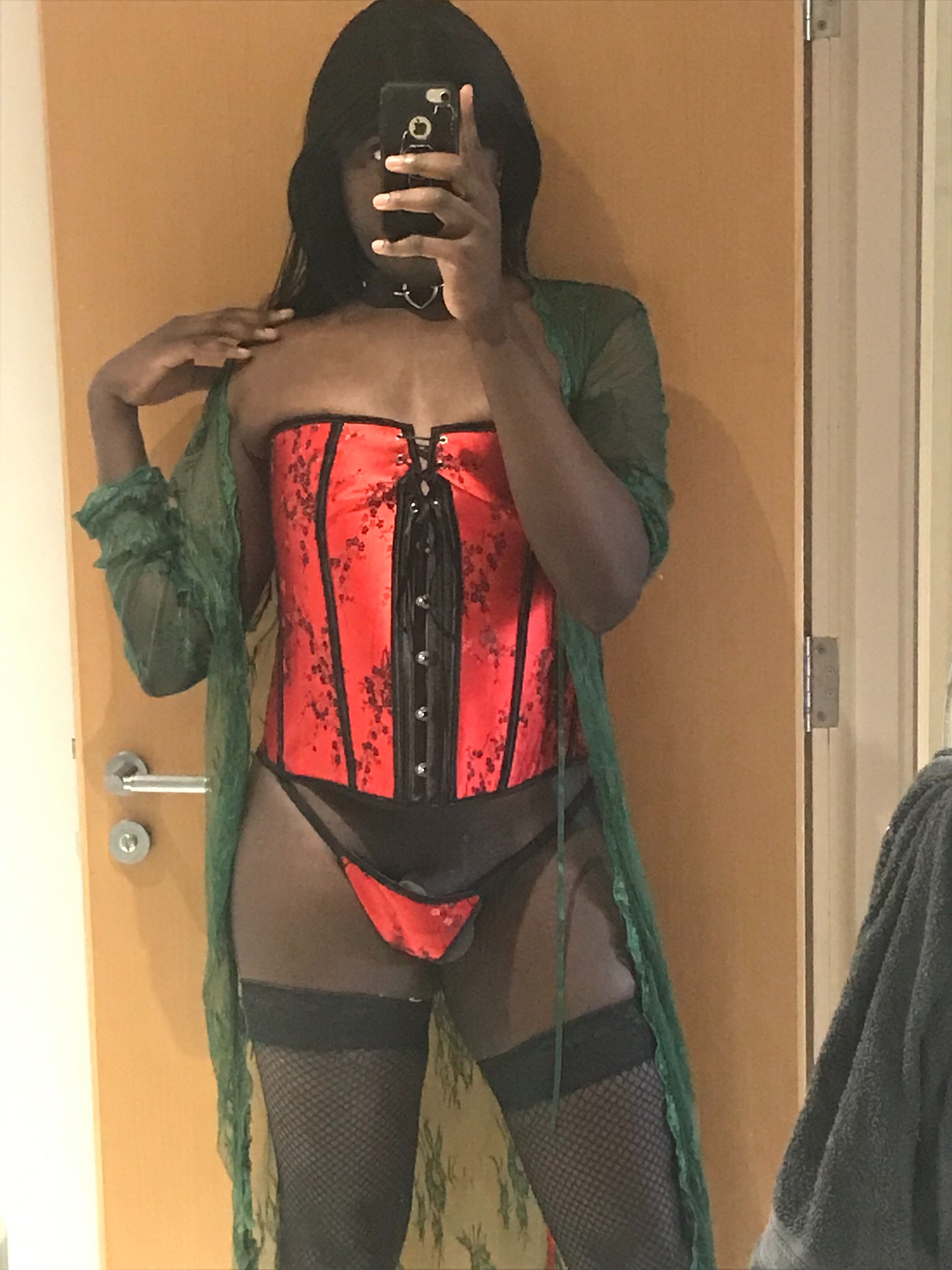 https://cdn.adultwork.com/gallery/G12/8846348.jpg