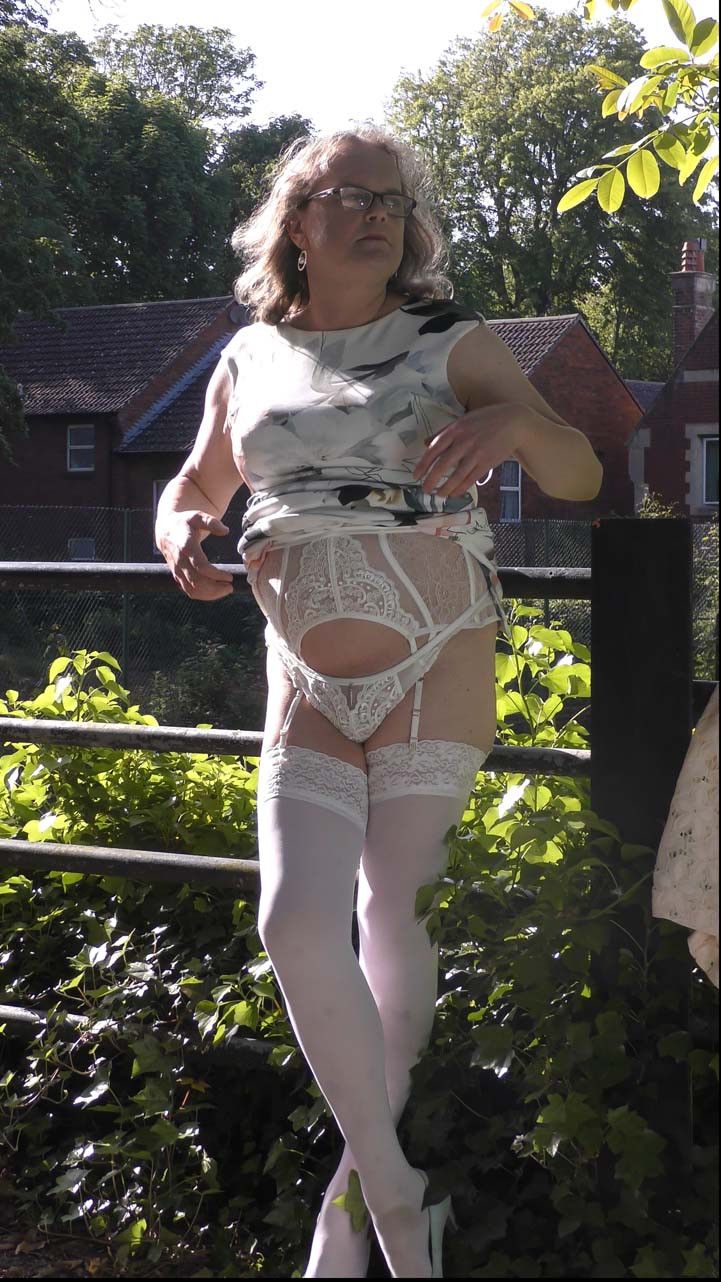 https://cdn.adultwork.com/gallery/G12/8846624.jpg