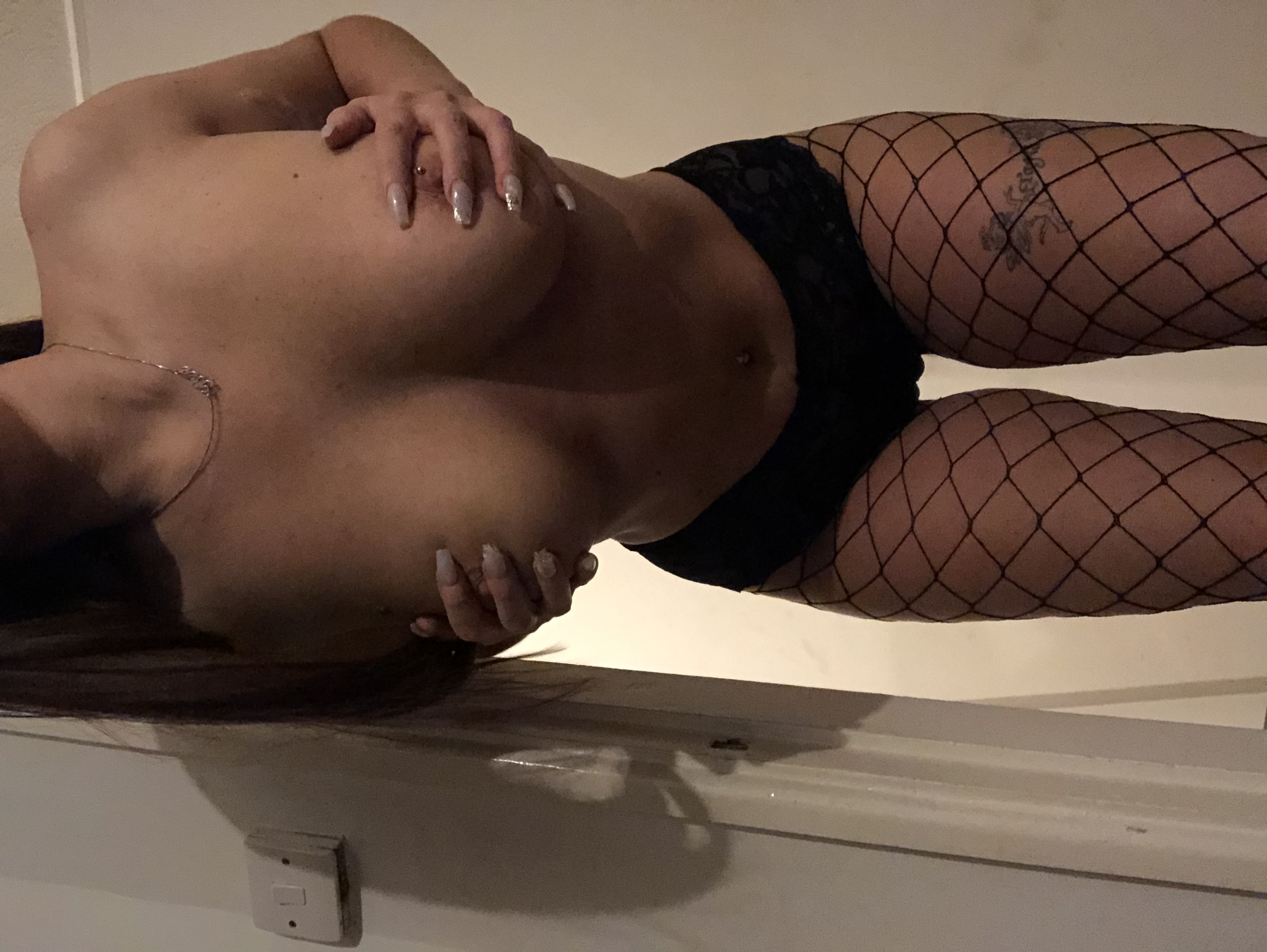 https://cdn.adultwork.com/gallery/G12/8847370.jpg