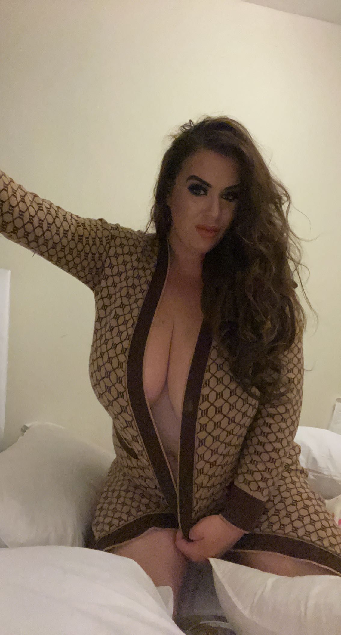 https://cdn.adultwork.com/gallery/G12/8848766.jpg