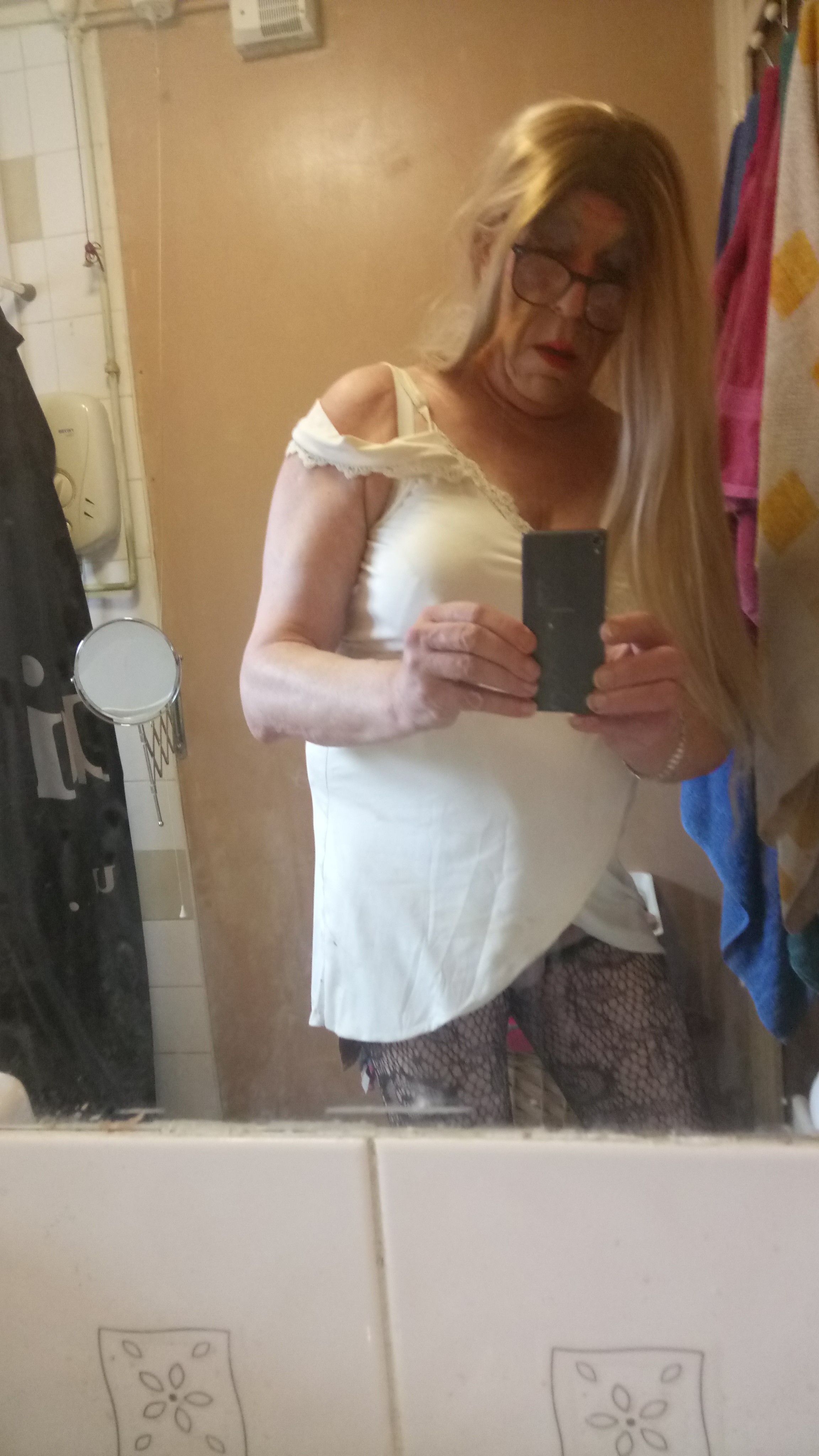 https://cdn.adultwork.com/gallery/G12/8848994.jpg