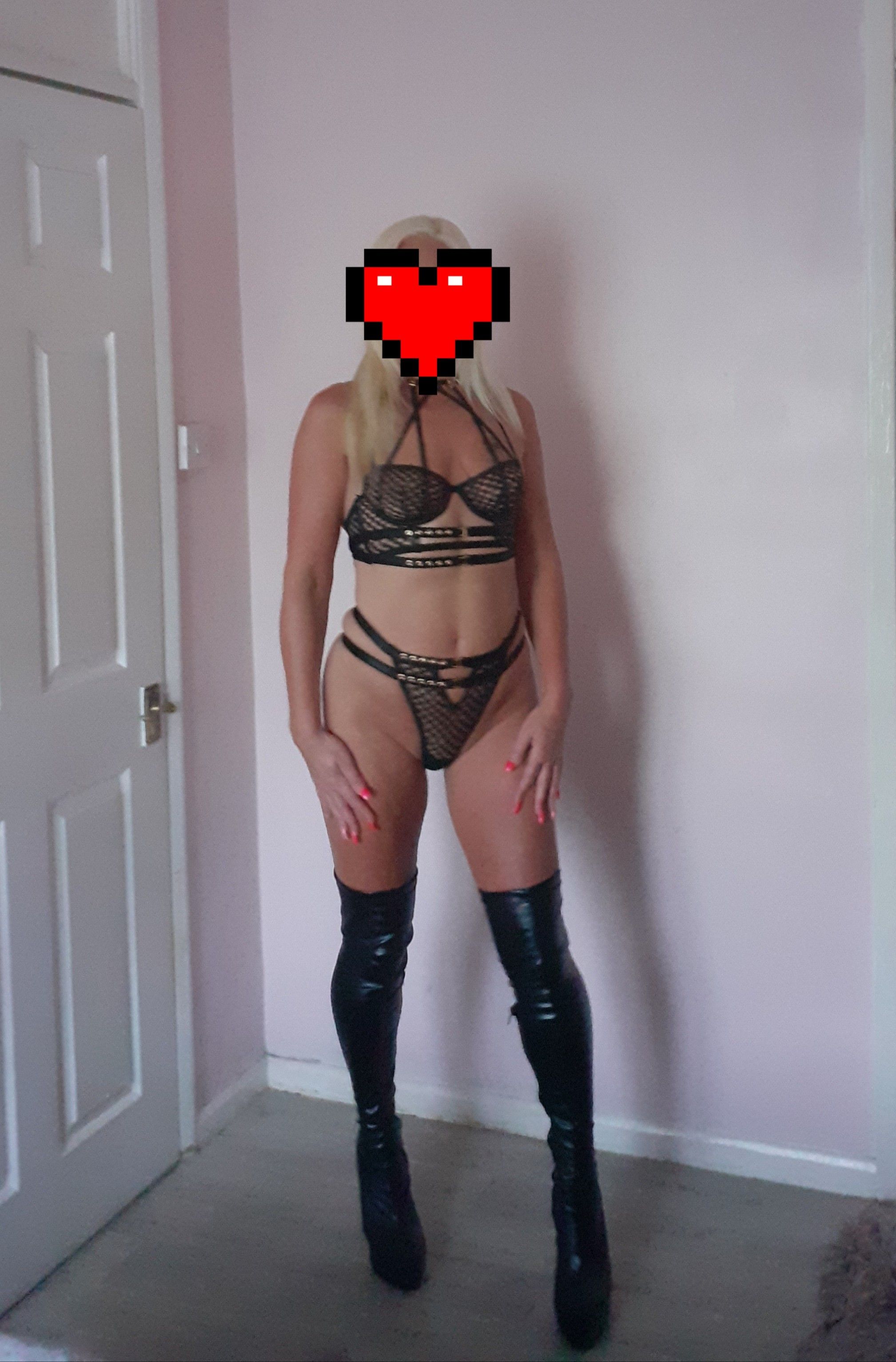 https://cdn.adultwork.com/gallery/G12/8860364.jpg