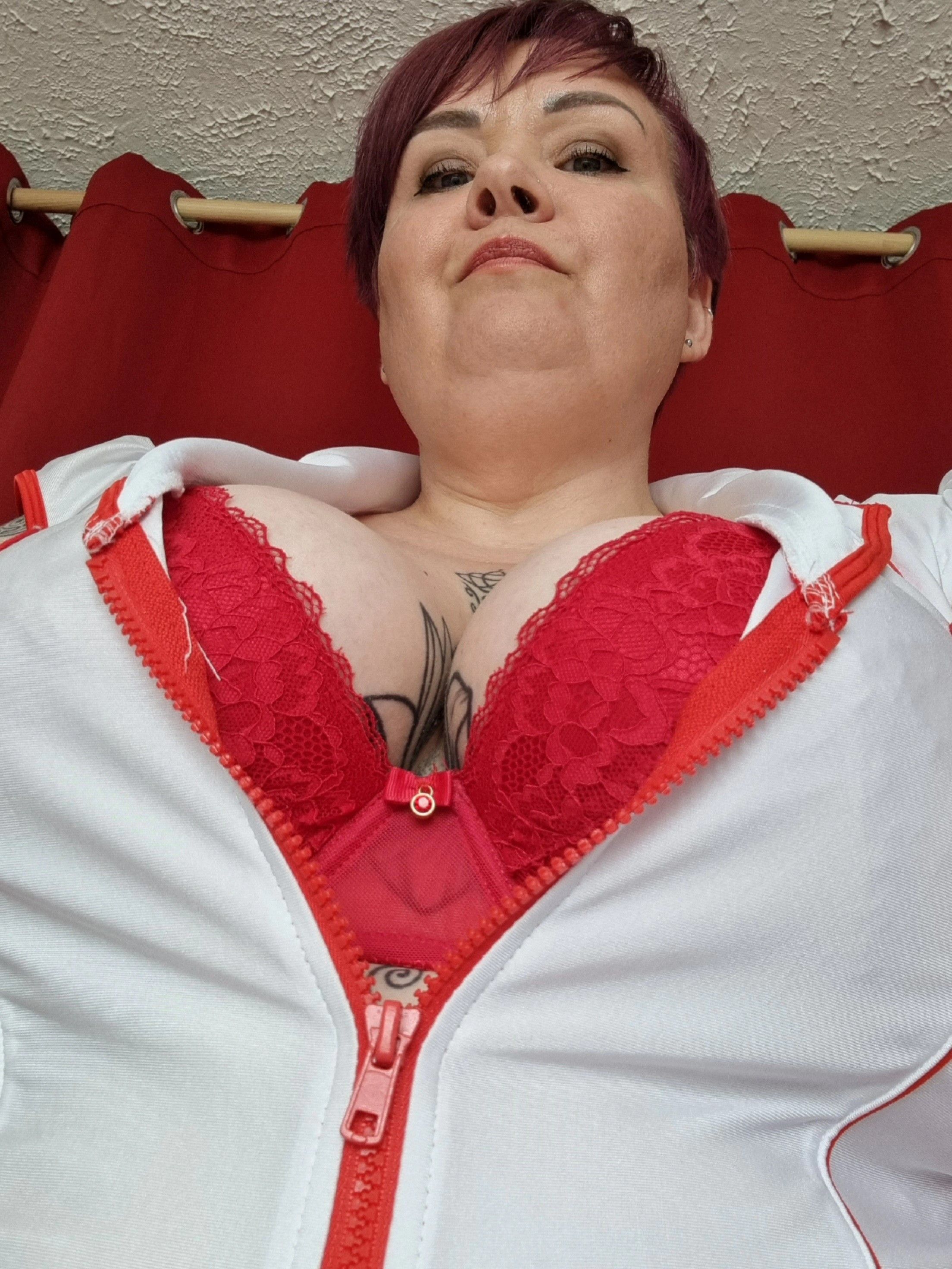 https://cdn.adultwork.com/gallery/G12/8860635.jpg