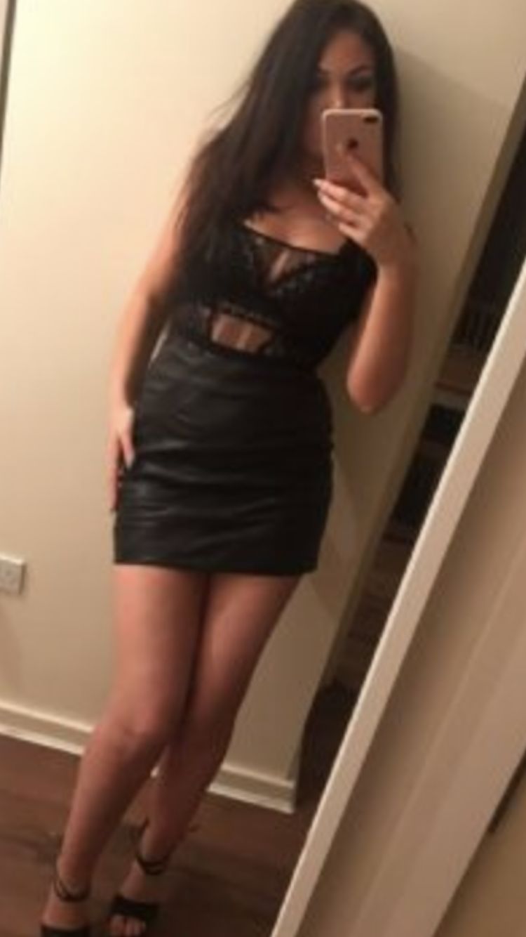 https://cdn.adultwork.com/gallery/G12/8869031.jpg